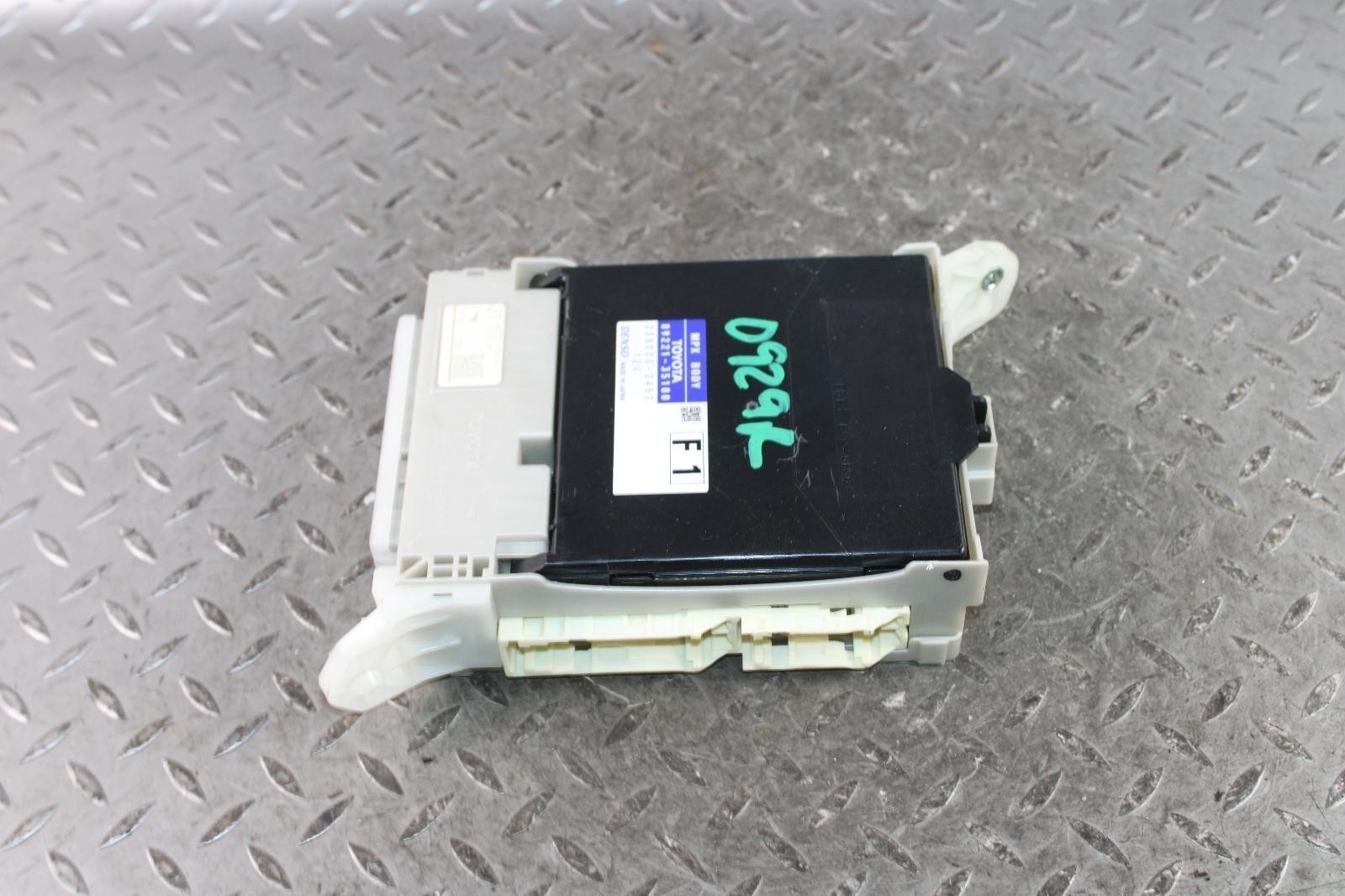 10-11 4 RUNNER Multiplex Network Dash MPX Body Control Module Unit Factory OEM