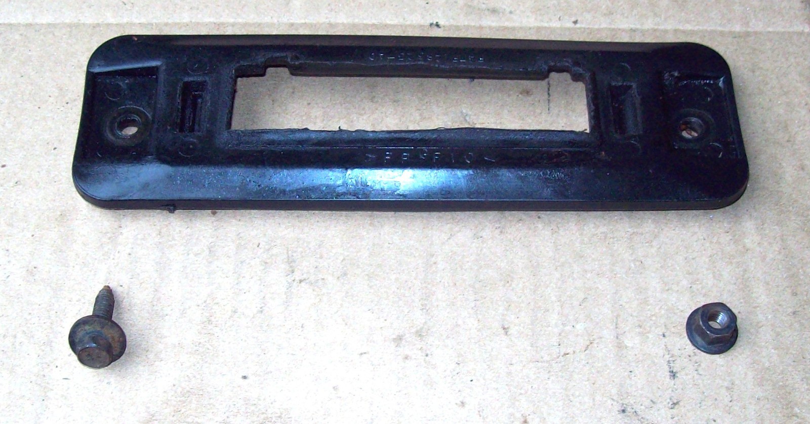 92-97 FORD TRUCK F150 F250 F350,BRONCO PCM COMPUTER CAB SEAL,MOUNTING HARDWARE.