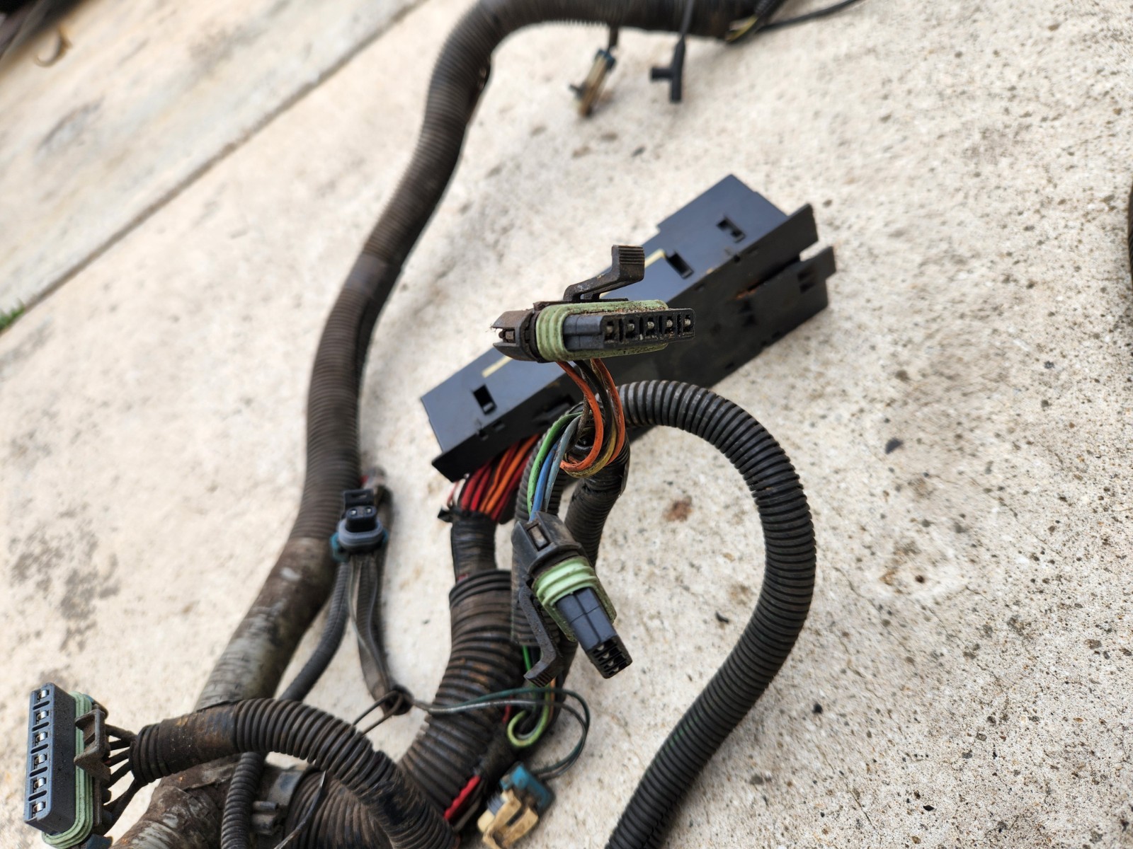 1995 Trans AM Engine Bay Forward Harness Headlights Horns Fans Relays *READ*