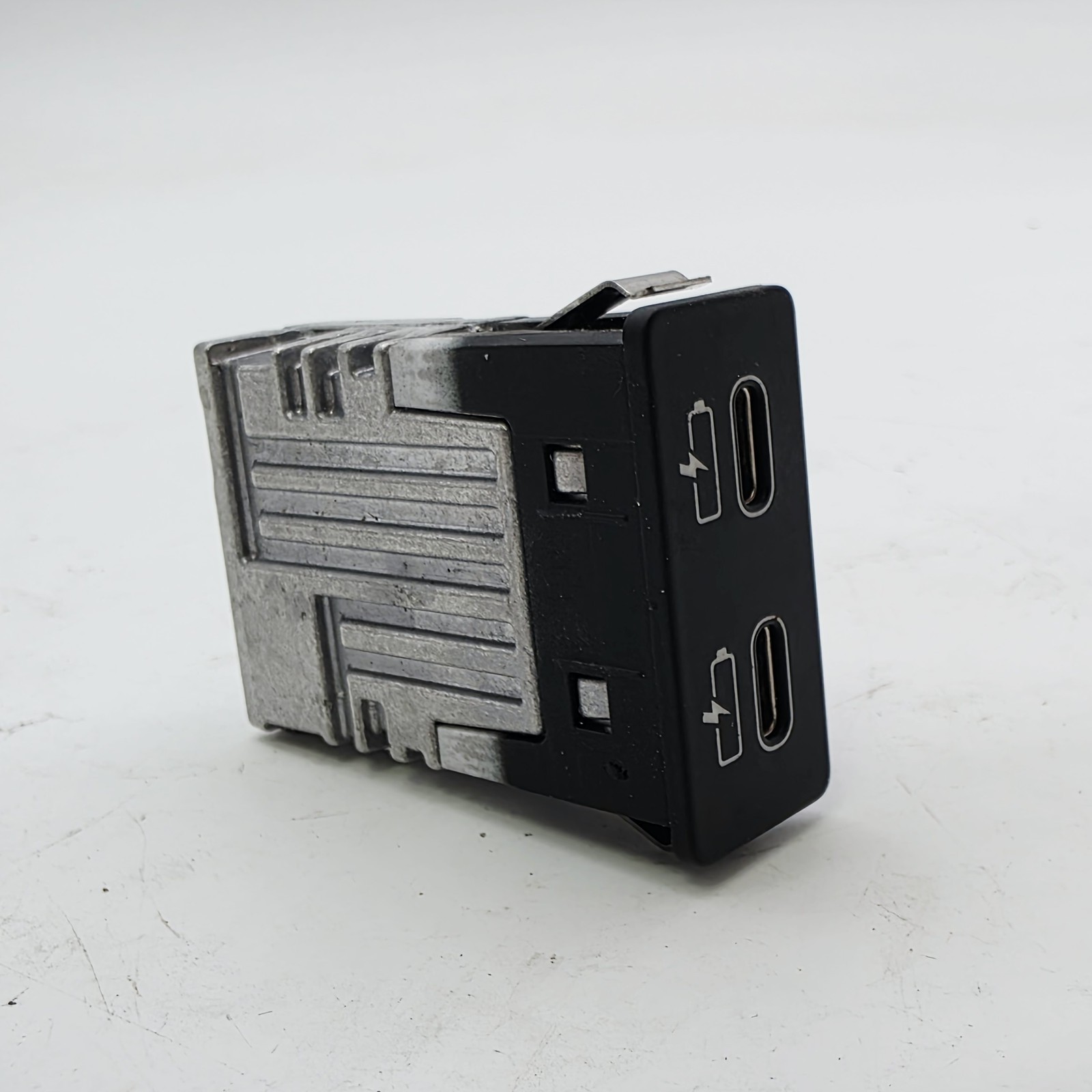 OEM 19-25 BMW 330i G20 Dual USB Type C Charger Socket Port 8711938 Used