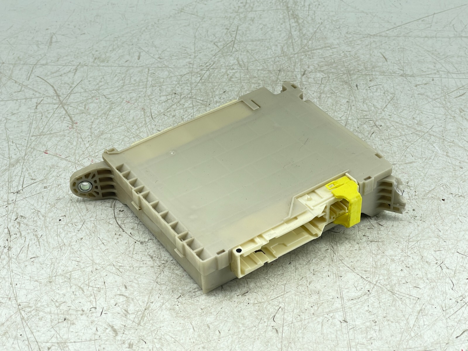 11-15 LEXUS GS 350 FRONT RIGHT PASSENGER UNDER DASH FUSE BOX OEM