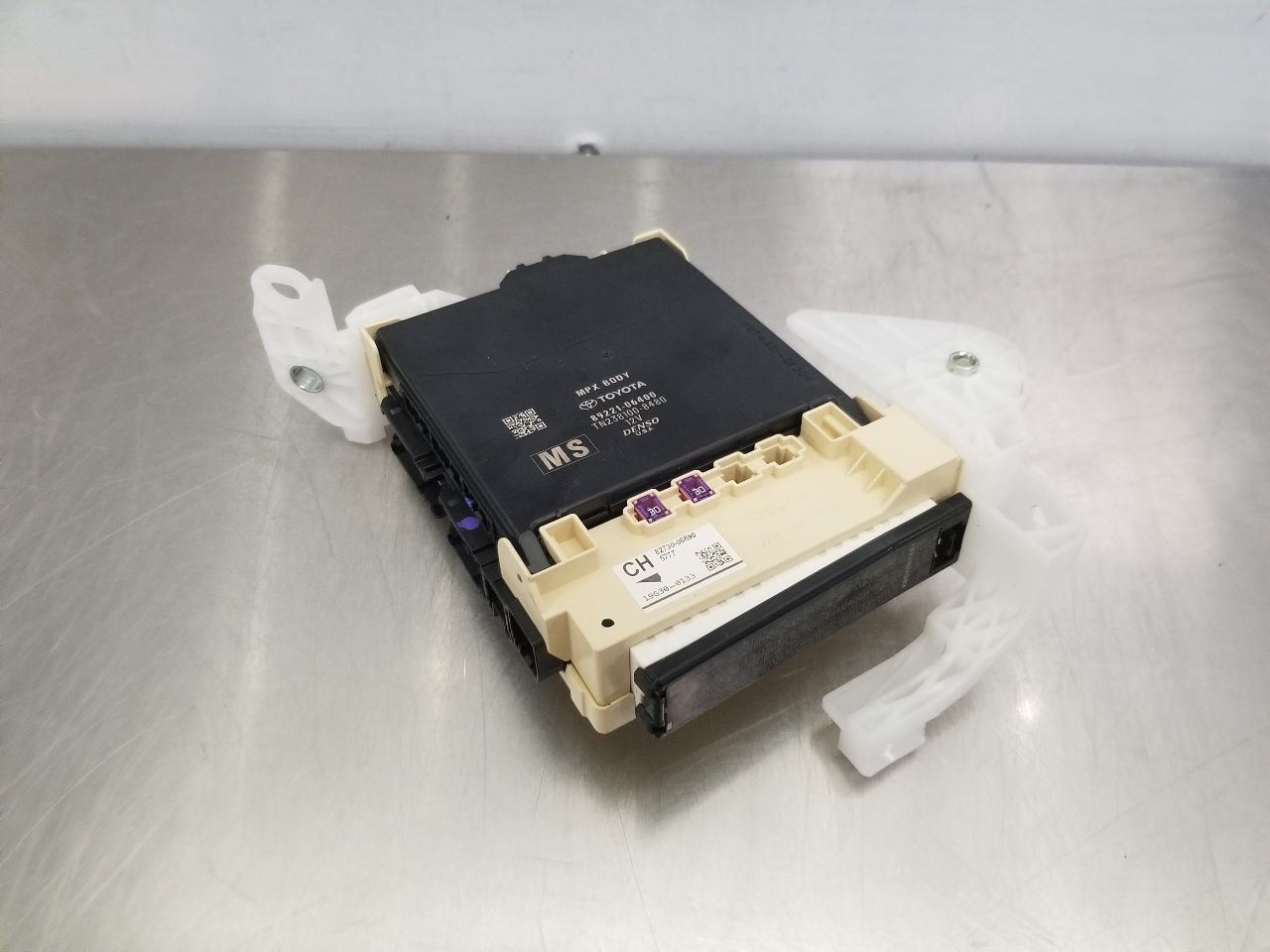 19 TOYOTA CAMRY SE MULTIPLEX NETWORK CONTROL MODULE 8922106400