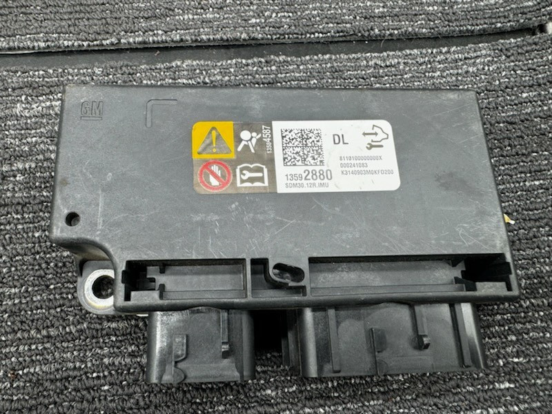 New OEM 2014-2019 GMC Chevrolet Sensing and Diagnostic Module ECU 13592880