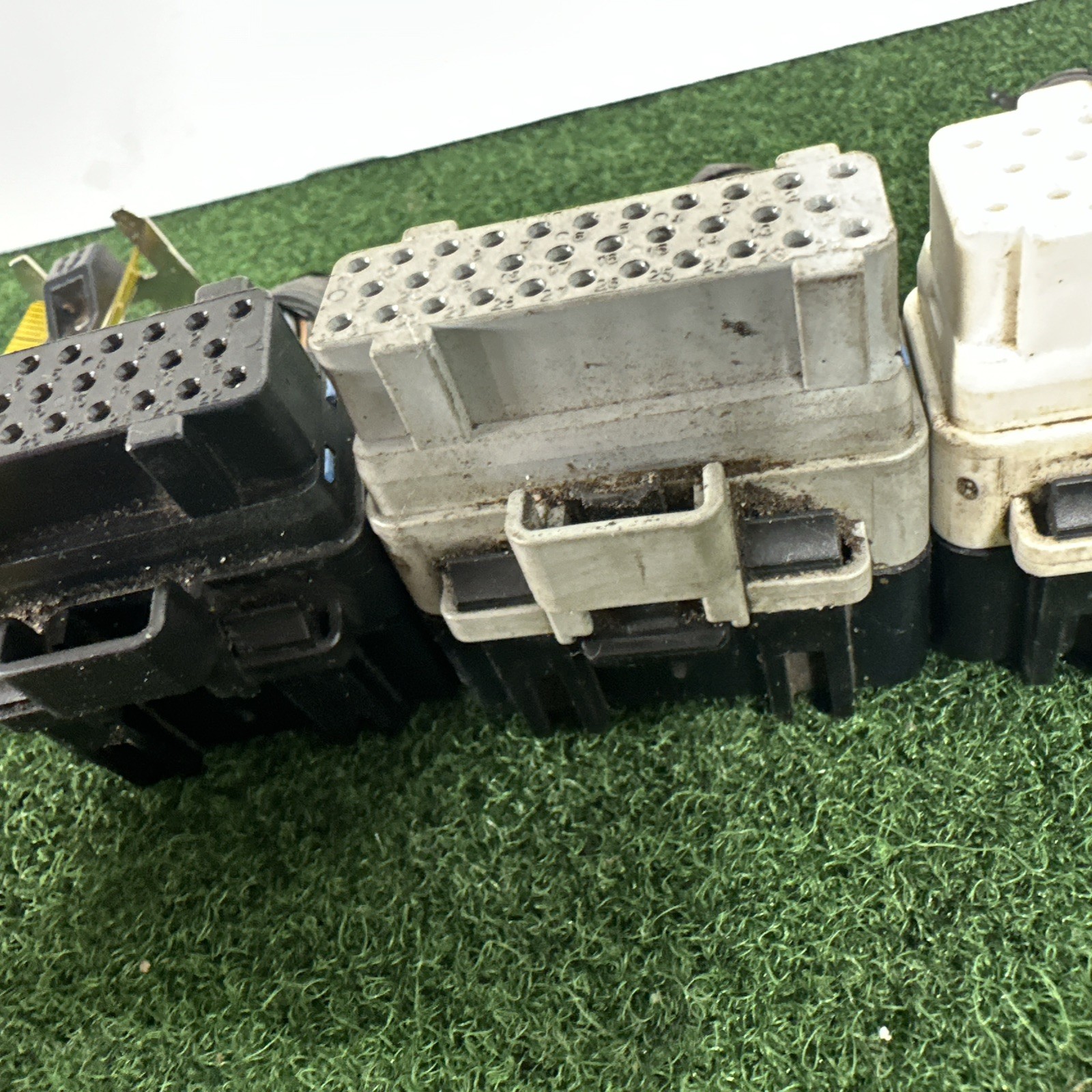 2003 Jeep Grand Cherokee 4.7L ECU/ECM P56044632AE Wire Harness Pigtails