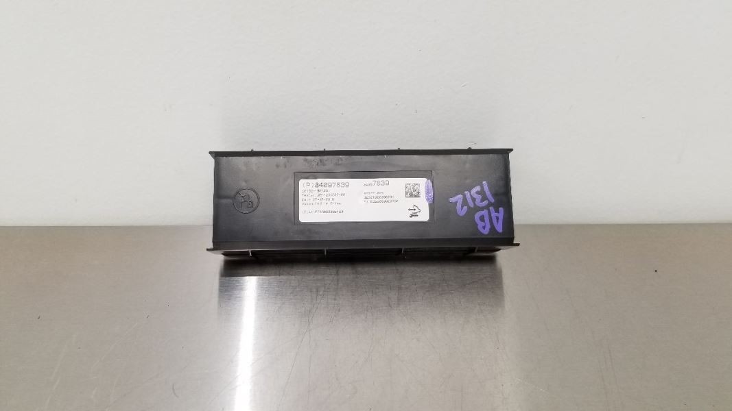 17 GMC SIERRA 1500 AC TEMPERATURE CLIMATE CONTROL MODULE 84097839