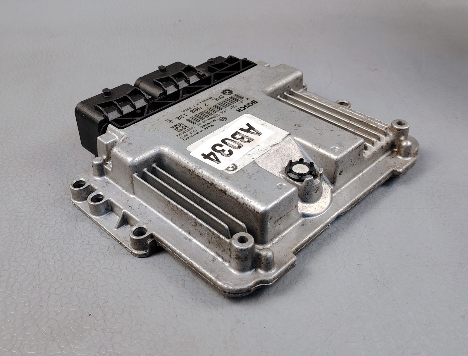 MINI COOPER 1.6L ENGINE CONTROL MODULE UNIT ECU ECM 0261S04364 DME 7586136