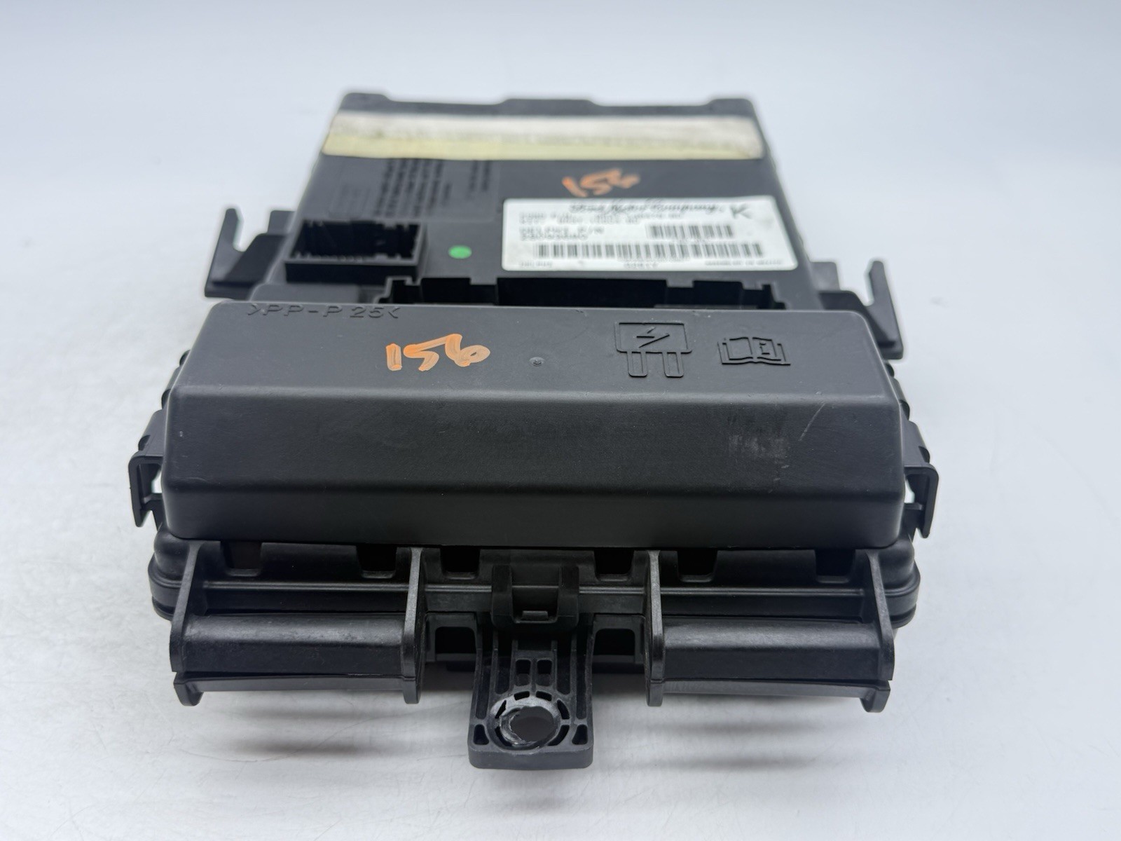 07 08 09 FORD MUSTANG FUSE BOX BODY CONTROL MODULE DELPHI 8R3T-14B476-BD (OEM)