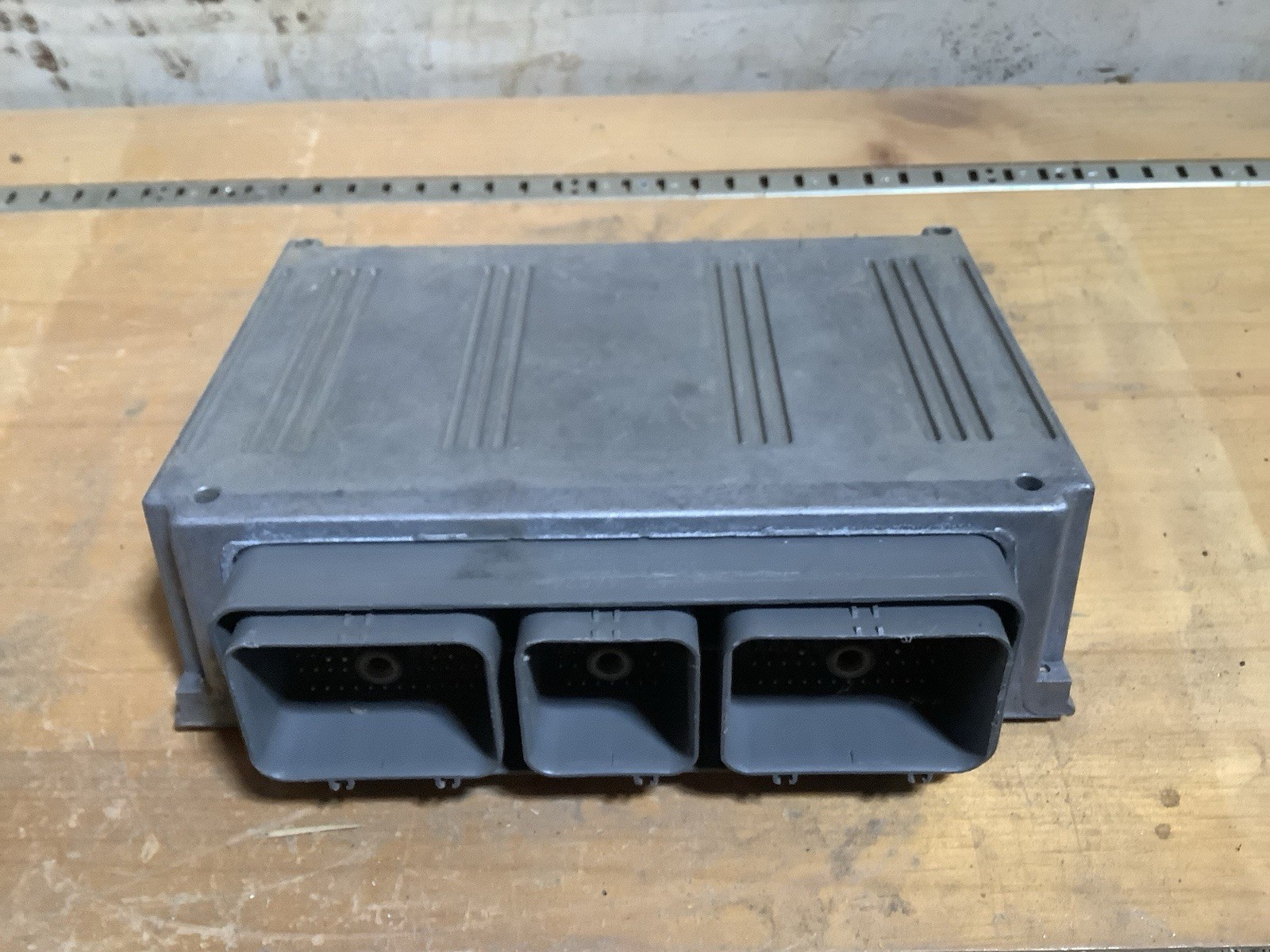 Lincoln LS XW4F-12A650-LJ Engine Control Module (B-225)