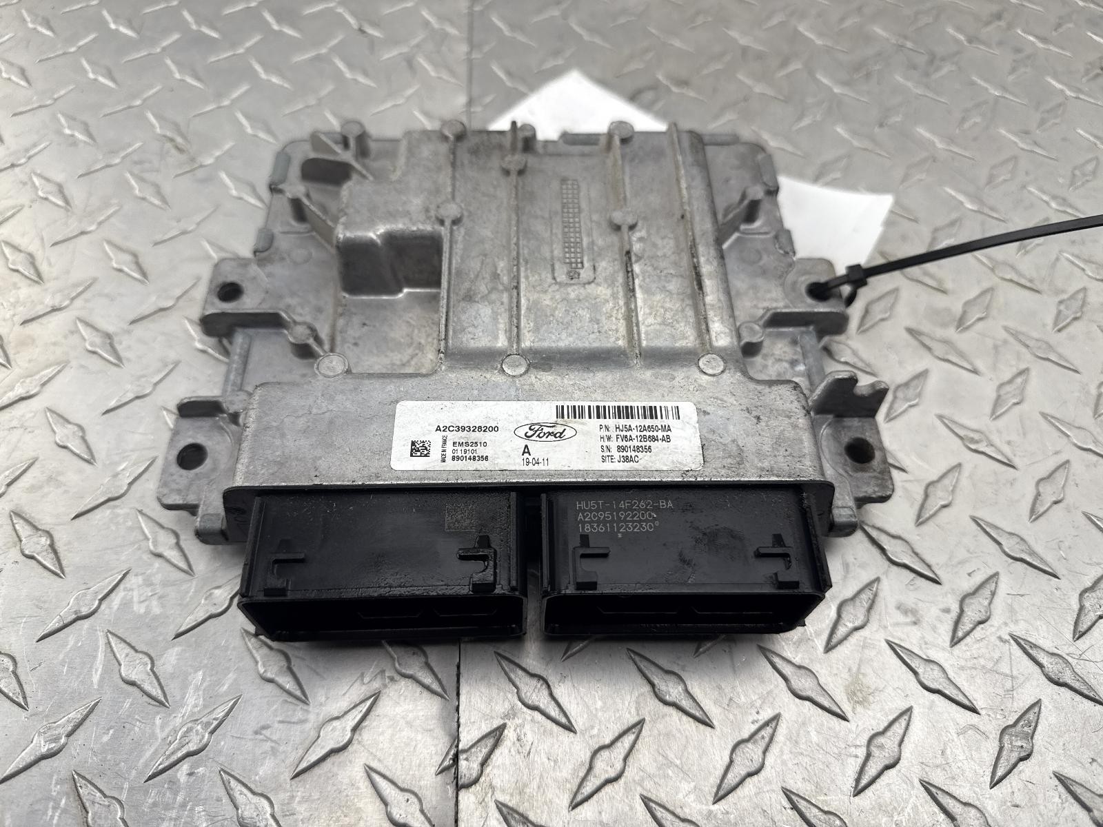 Used Engine Control Module (ECM) fits: 2019 Ford Escape Electronic Control Modul