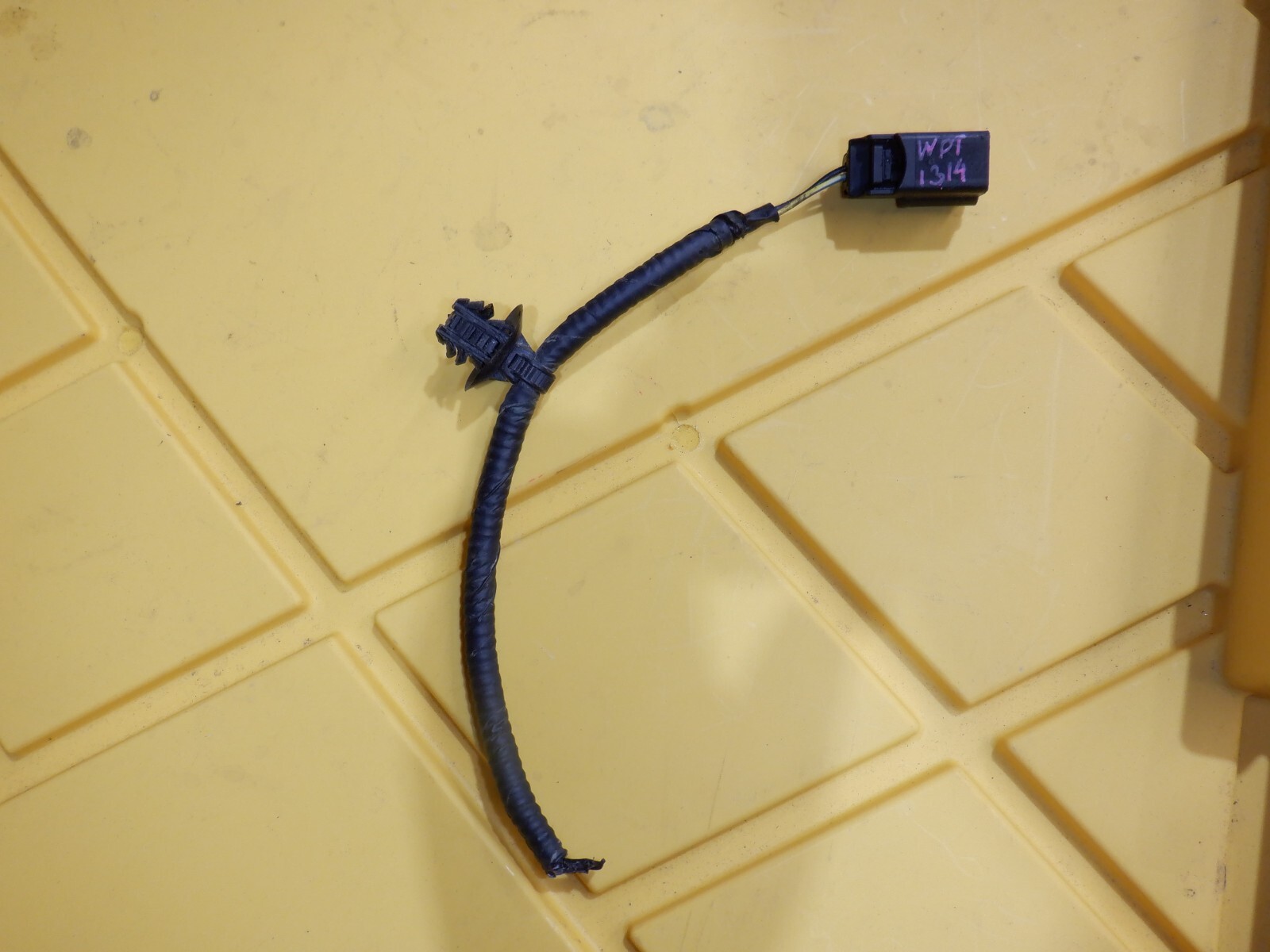 Genuine Ford WPT-1314 Connector Pigtail 2-Pin 8U2Z-14S411-AAC OEM