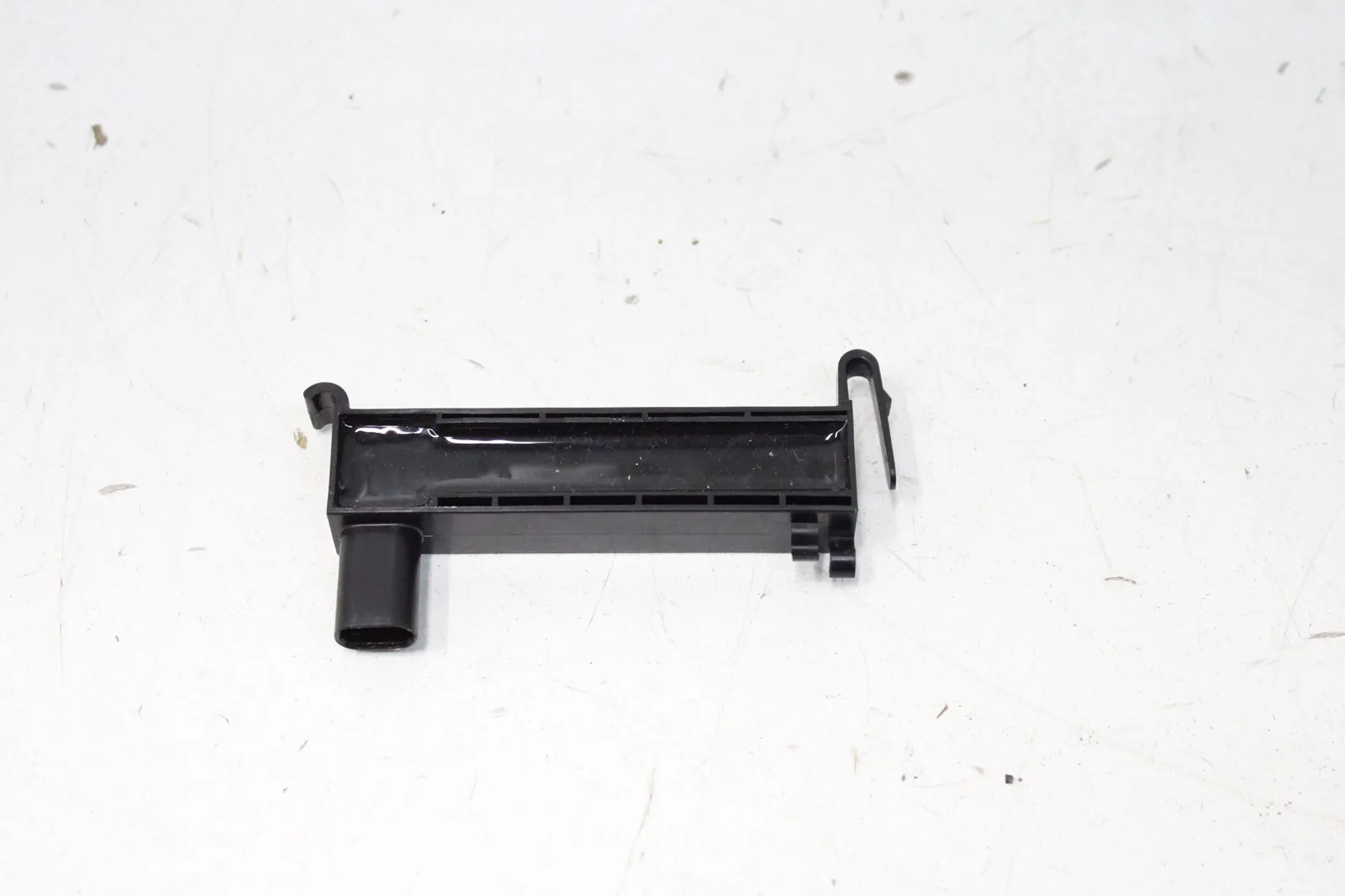 2018-2024 CHEVROLET EQUINOX CENTER KEYLESS ENTRY ANTENNA MODULE TRANSMITTER OEM