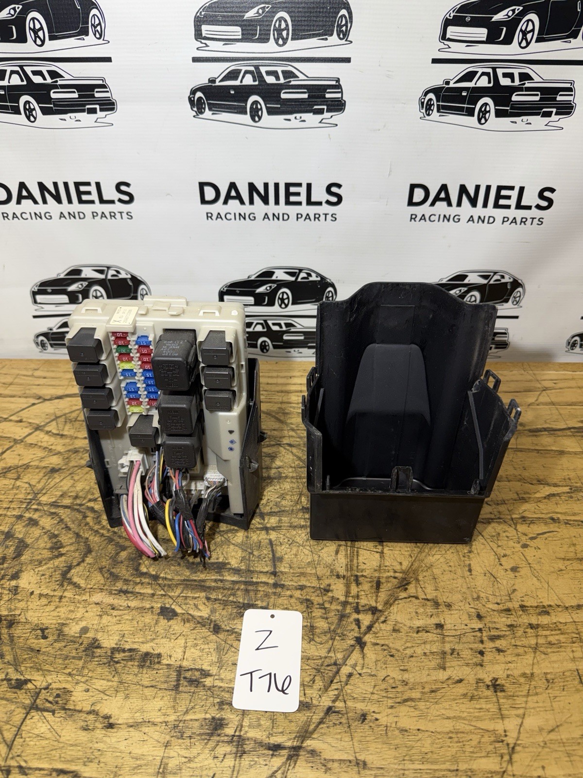 284B7CC00A 2007 NISSAN 350Z POWER SUPPLY RELAY FUSE BOX OEM