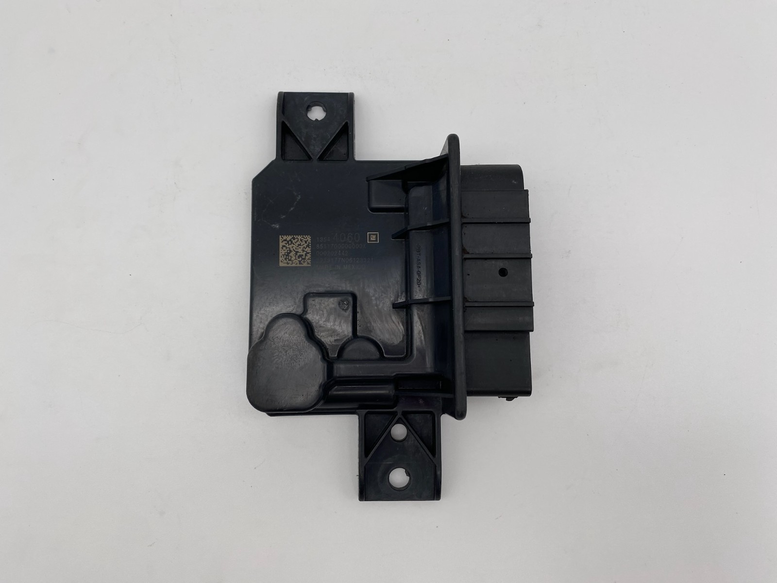 2021 2022 2023 Chevrolet Suburban Fuel Pump Power Control Module OEM 13544060