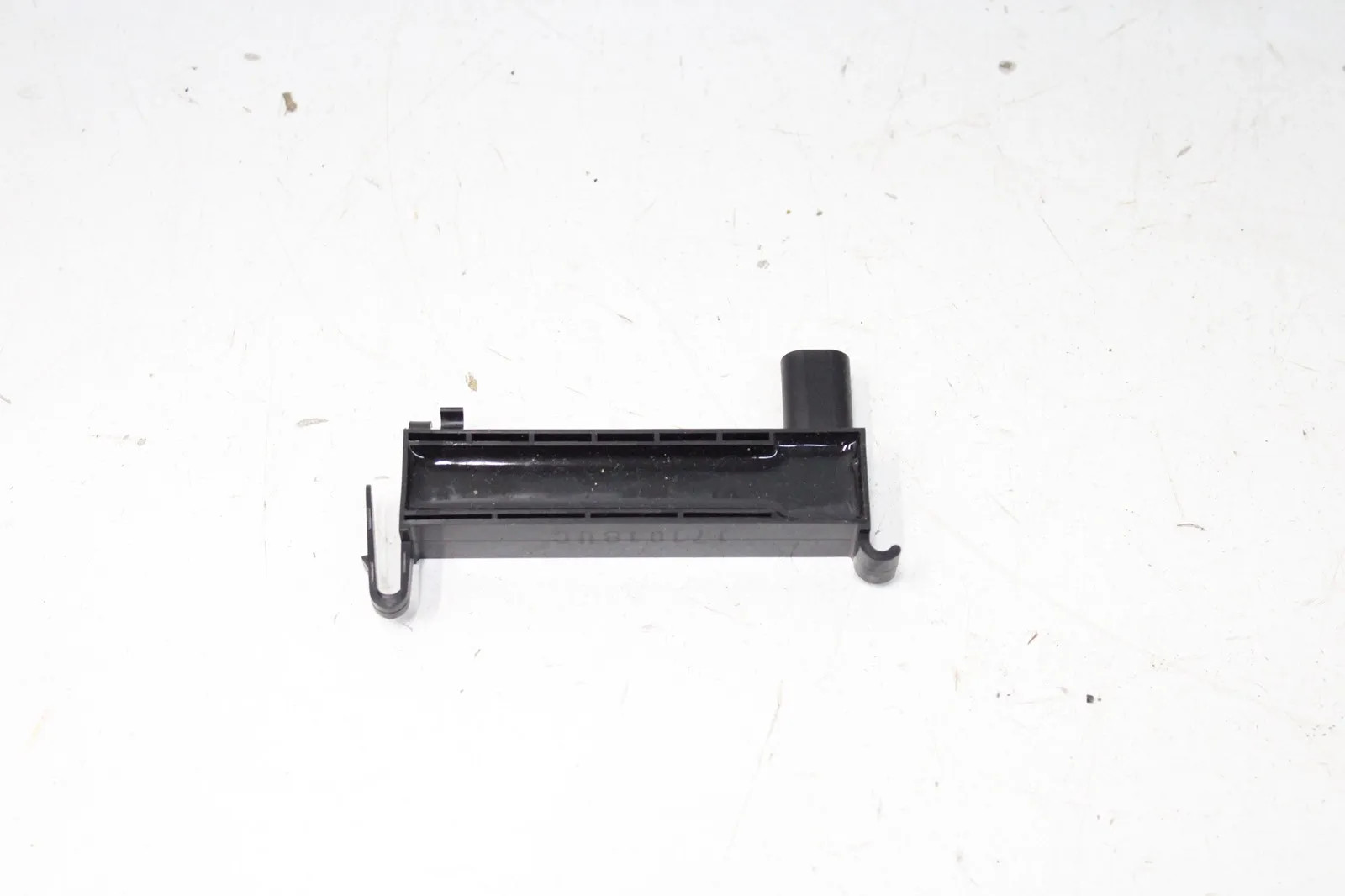 2018-2024 CHEVROLET EQUINOX CENTER KEYLESS ENTRY ANTENNA MODULE TRANSMITTER OEM