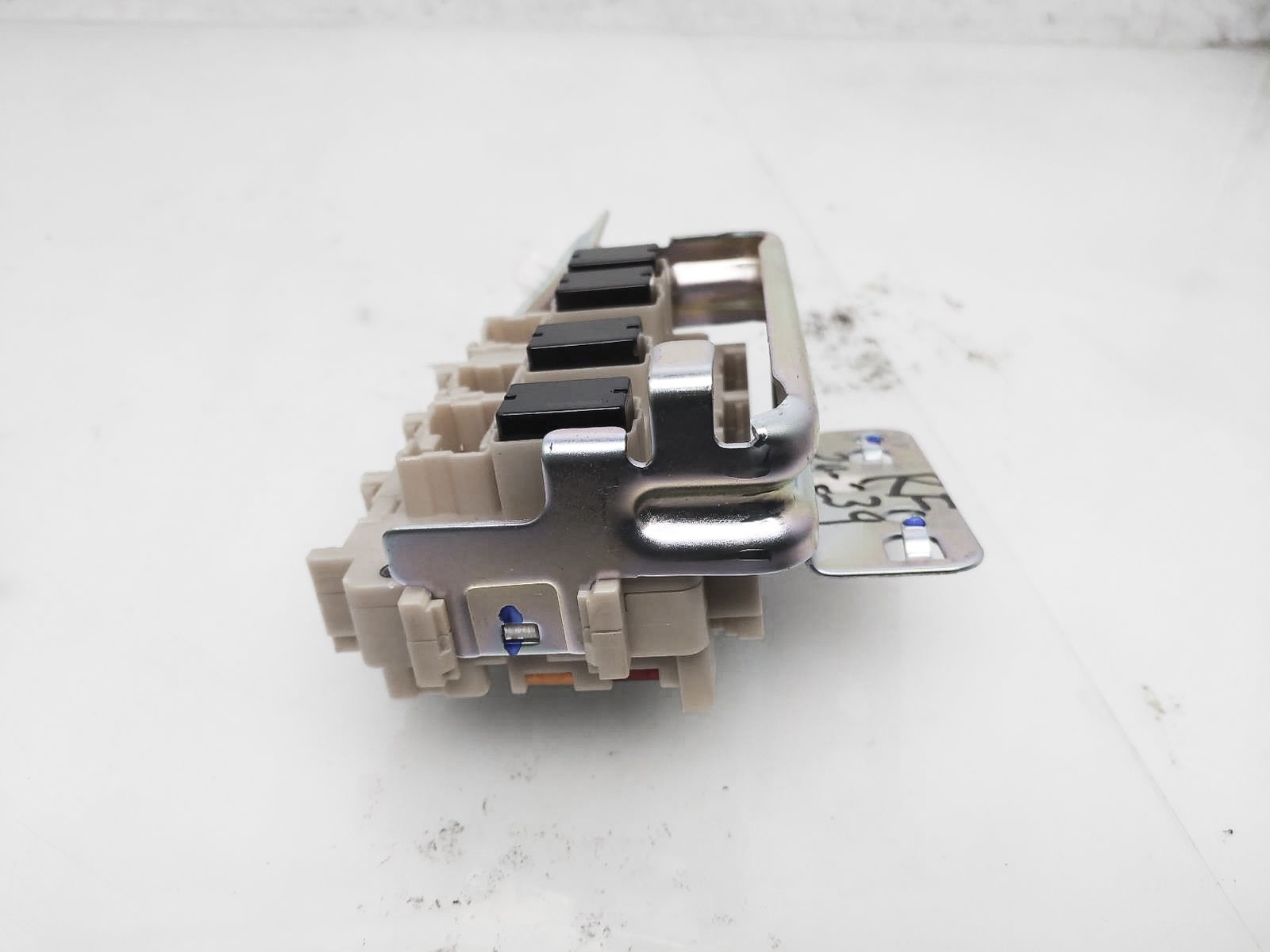 2022-2024 Nissan Frontier Cabin Room Inside Fuse Box 24350-9Bu0a
