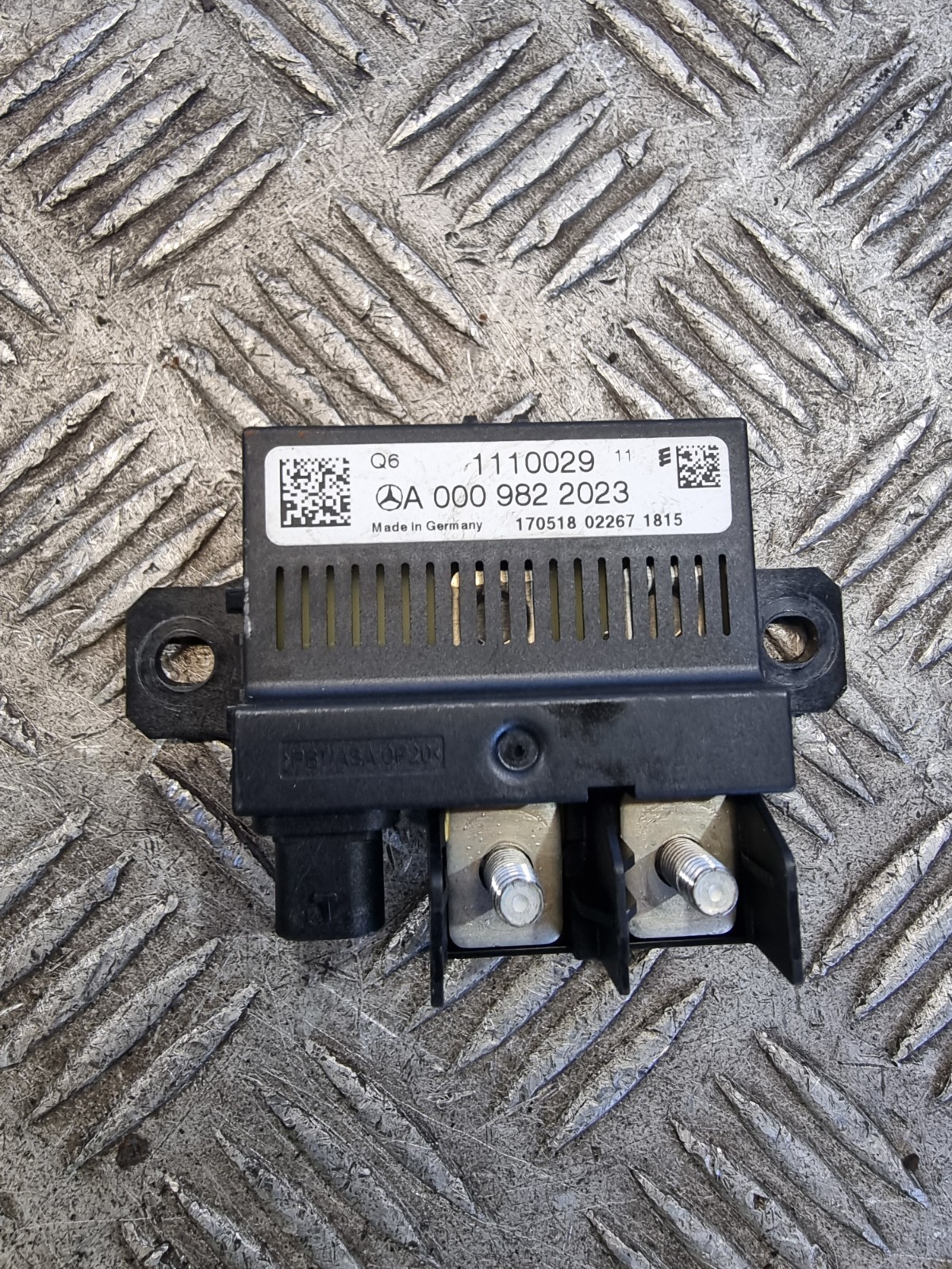 MERCEDES VITO BATTERY RELAY MODULE A0009822023 W447 2.1L DSL MPV 2017