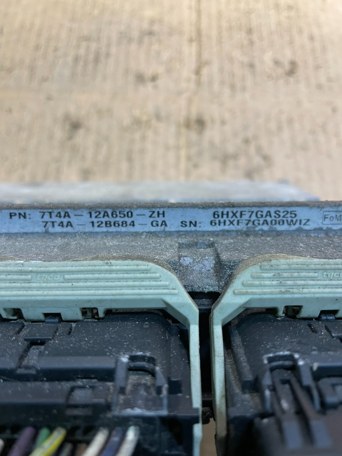 2011 2012 Ford Van E350 6.8L Engine Control Module Unit ECU y7354 DG