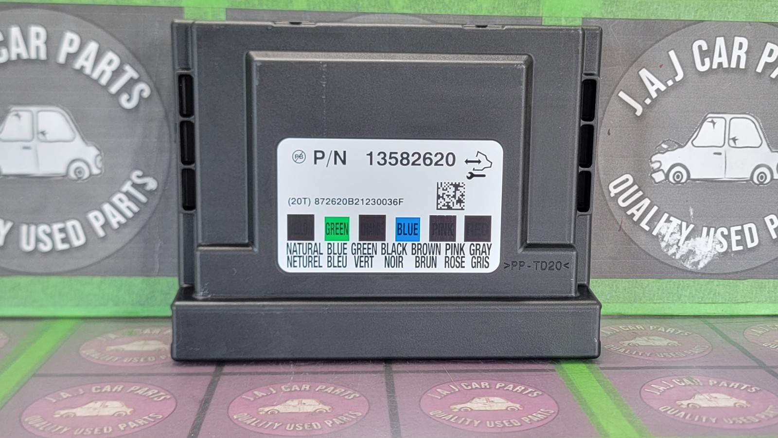 2012,2013,2014,2015 Chevy Sonic Body Control Module BCM Ident : 13582620 OEM