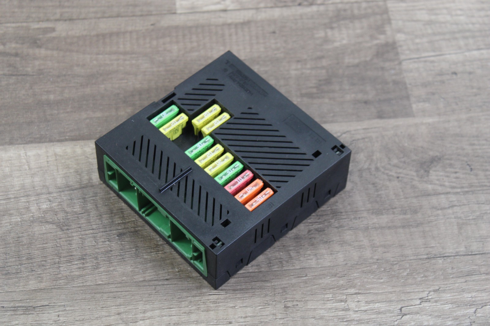 02~08 BMW E65 E66 E63 E64 E60 E61 E53 N62 IVM INTEGRATED POWER SUPPLY CONTROL