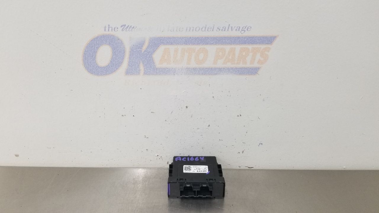 18 GMC YUKON DENALI XL NETWORK GATEWAY CONTROL MODULE 13521139