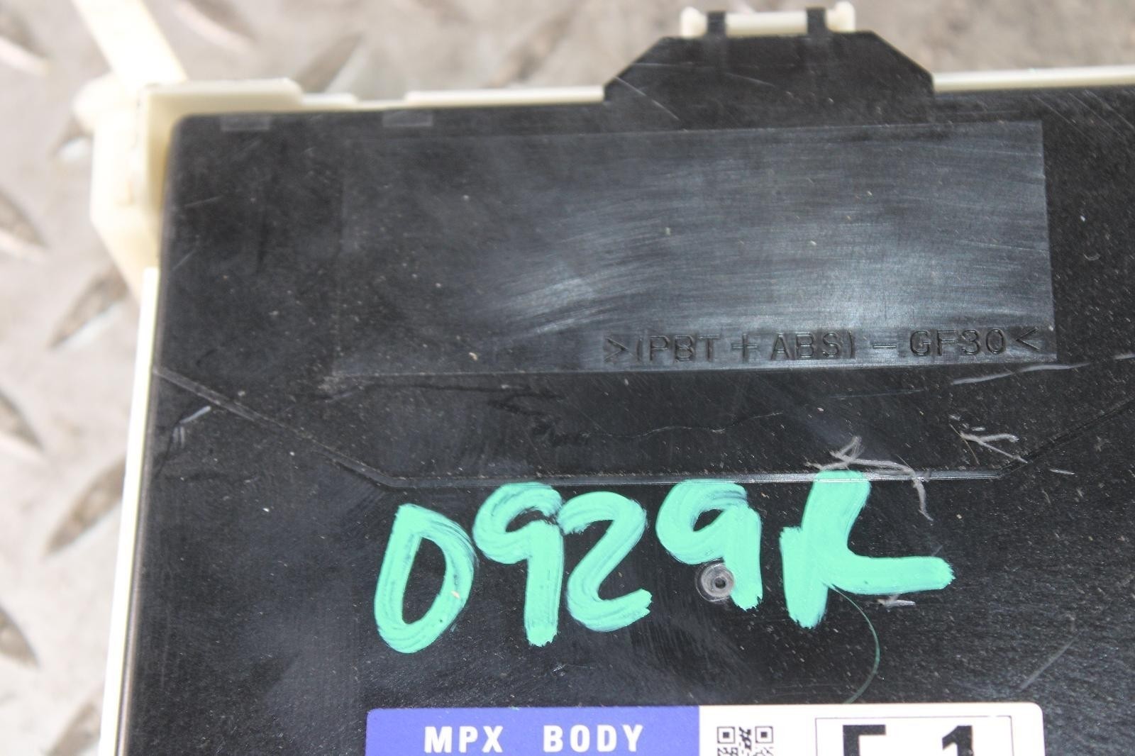 10-11 4 RUNNER Multiplex Network Dash MPX Body Control Module Unit Factory OEM