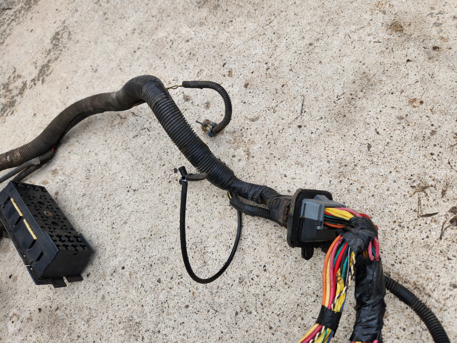 1995 Trans AM Engine Bay Forward Harness Headlights Horns Fans Relays *READ*