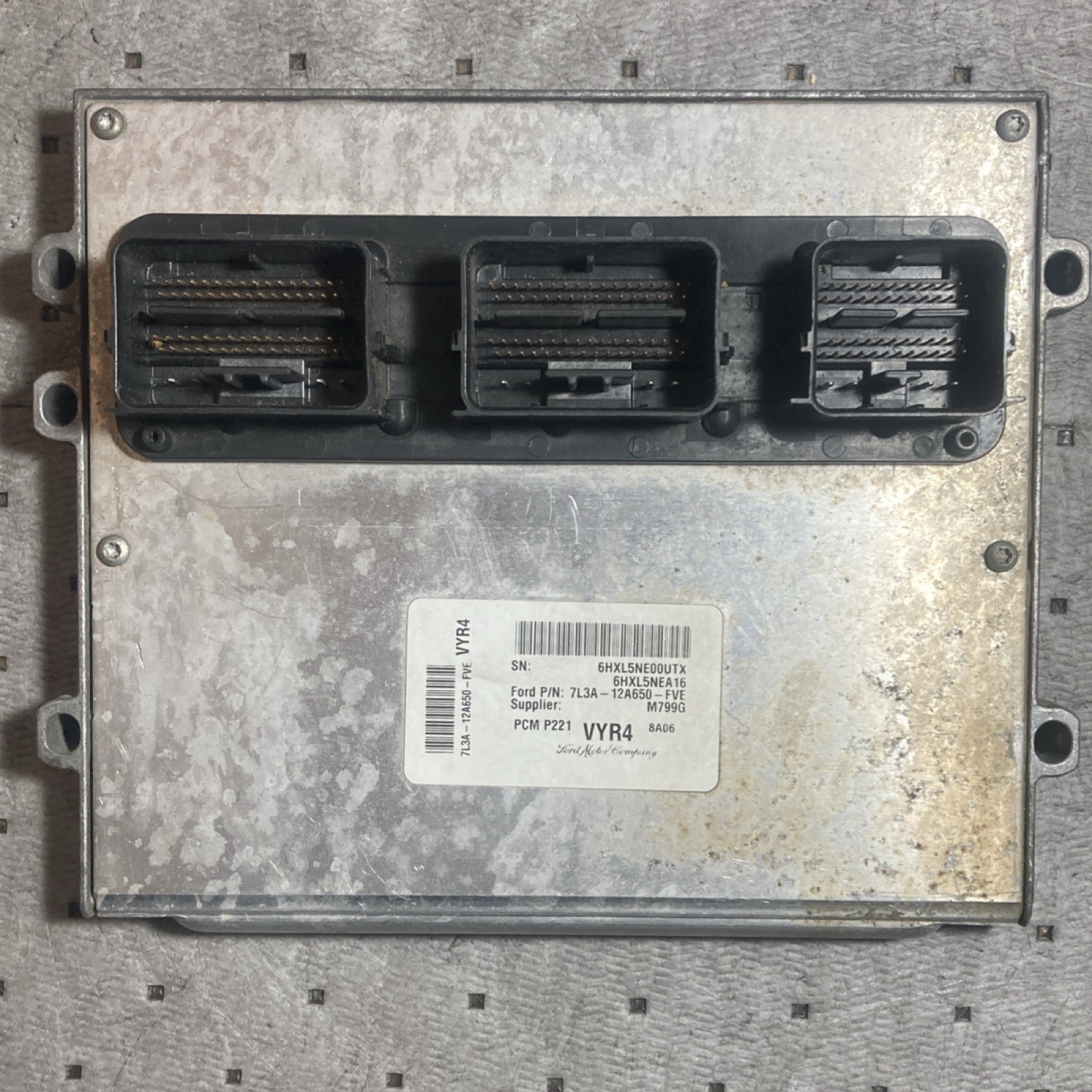 Ford PCM P221 VYR4