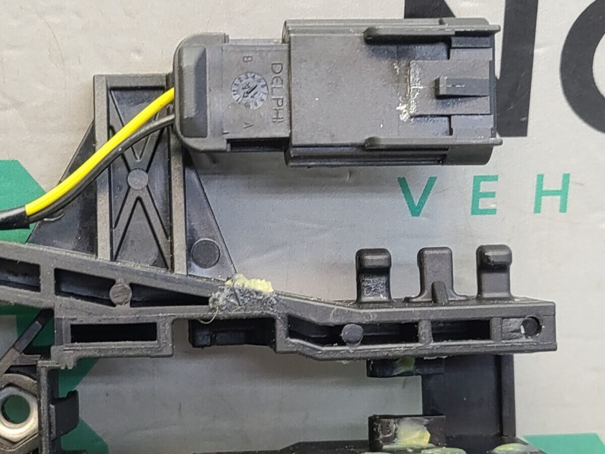 Maserati Ghibli M157 Front Right Door Mechanism P68211281AC