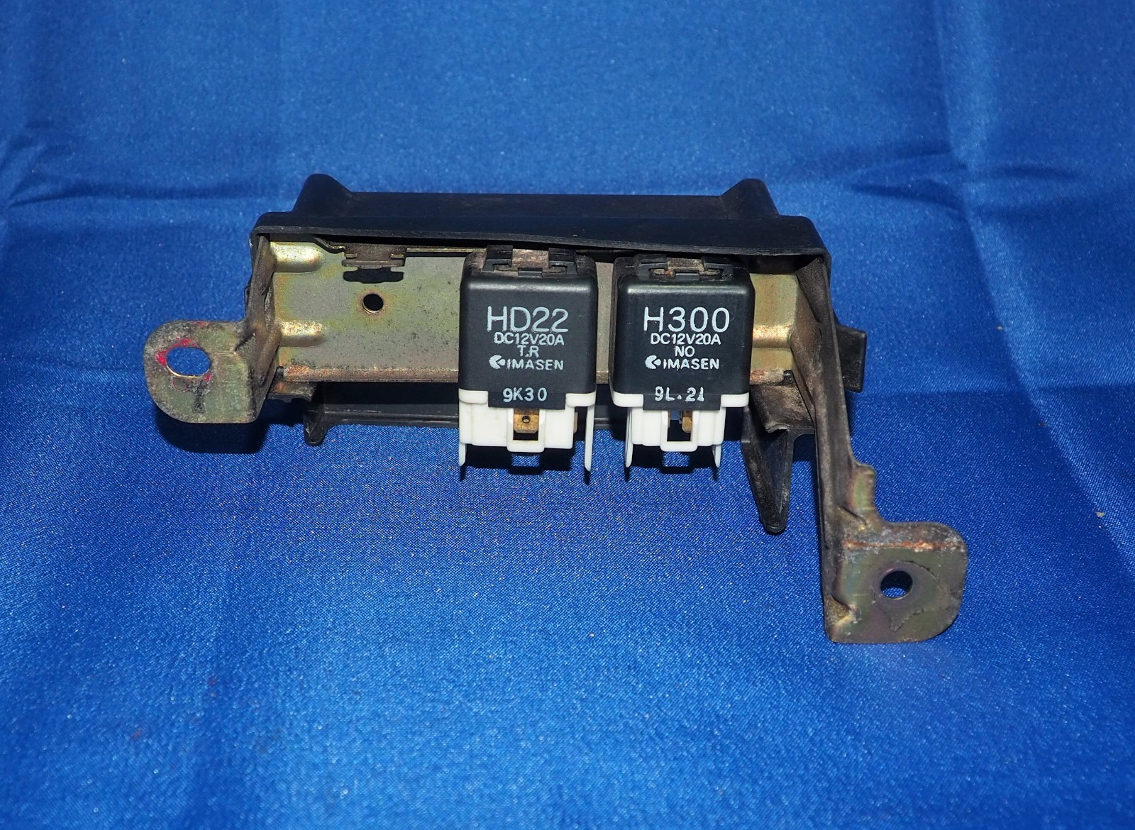 1990-1997 Mazda MX-5 Miata Engine Bay Fuse Relay Bracket OEM W/Warranty