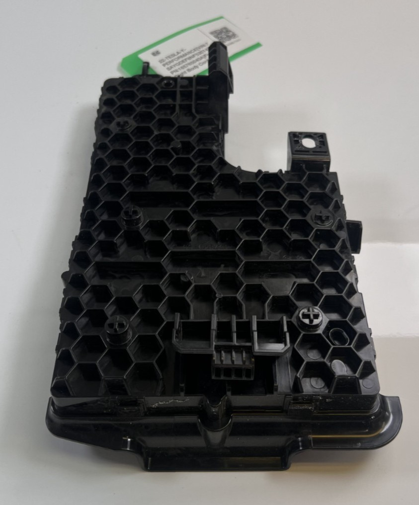 ✅ 20-24 Model Y 5-Seat Type Front Right Body Controller ECU 165765040A ✅