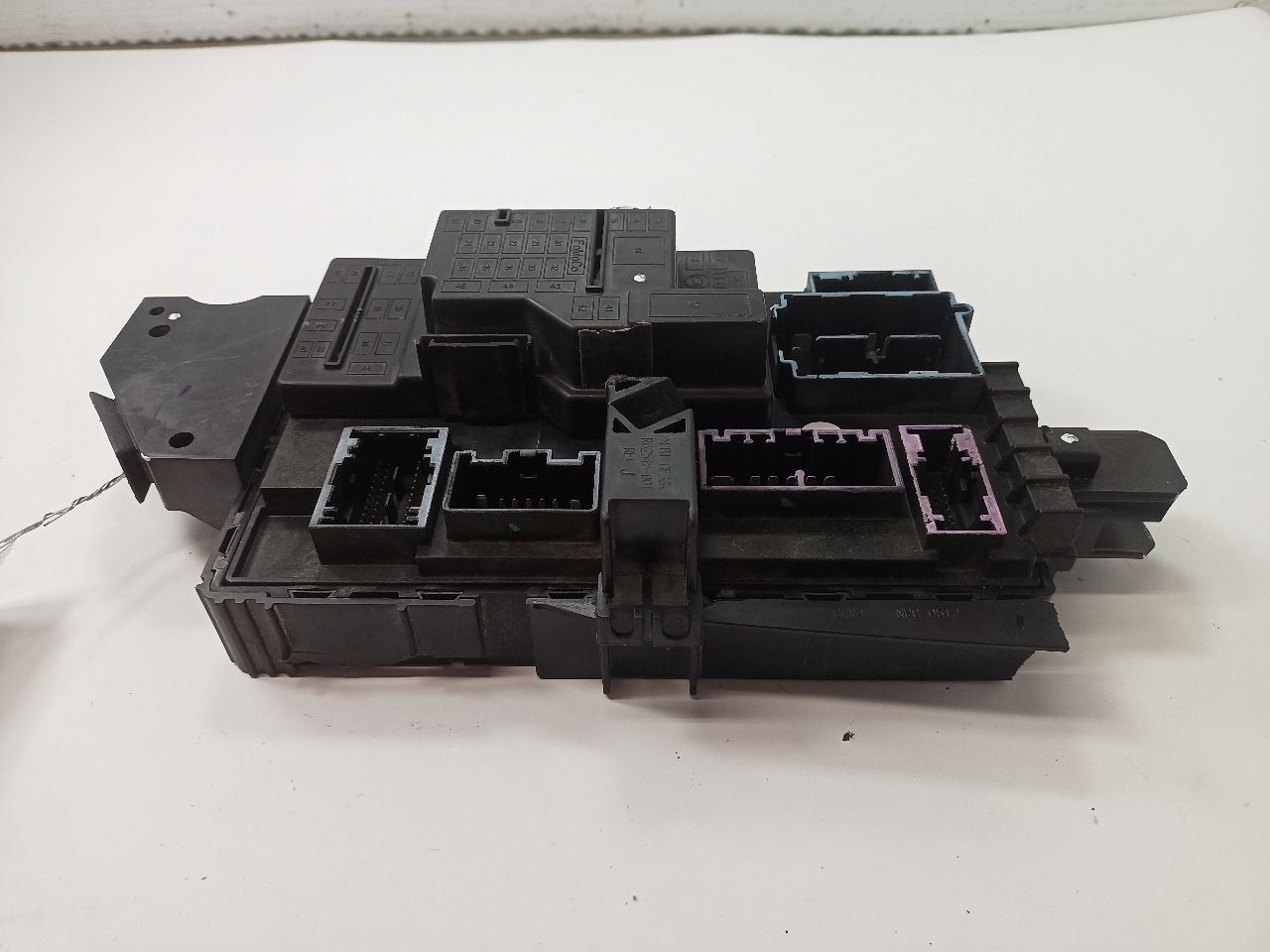 7C3T-15604-CM Theft-locking Junction Box from 2008 FORD F450SD 12463935