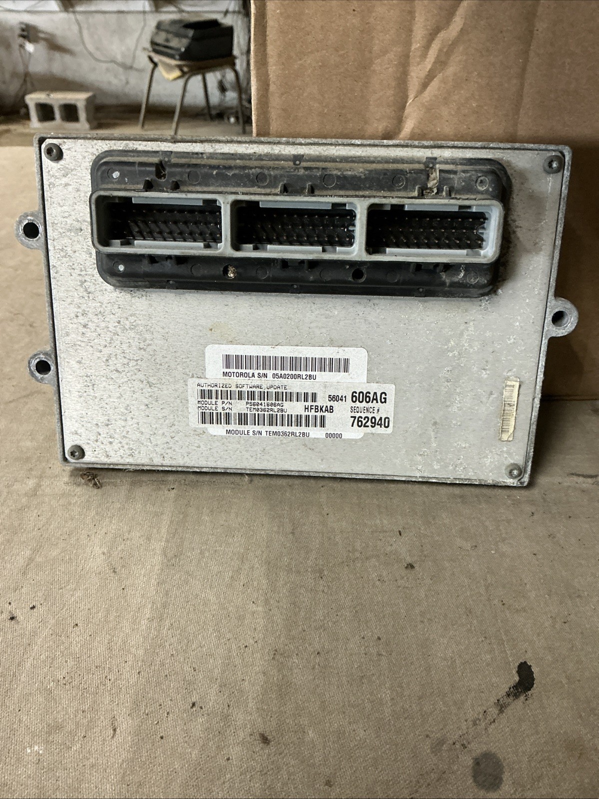 2002 Jeep Liberty 3.7 6 cyl automatic ecm engine computer module P56041606AG oem