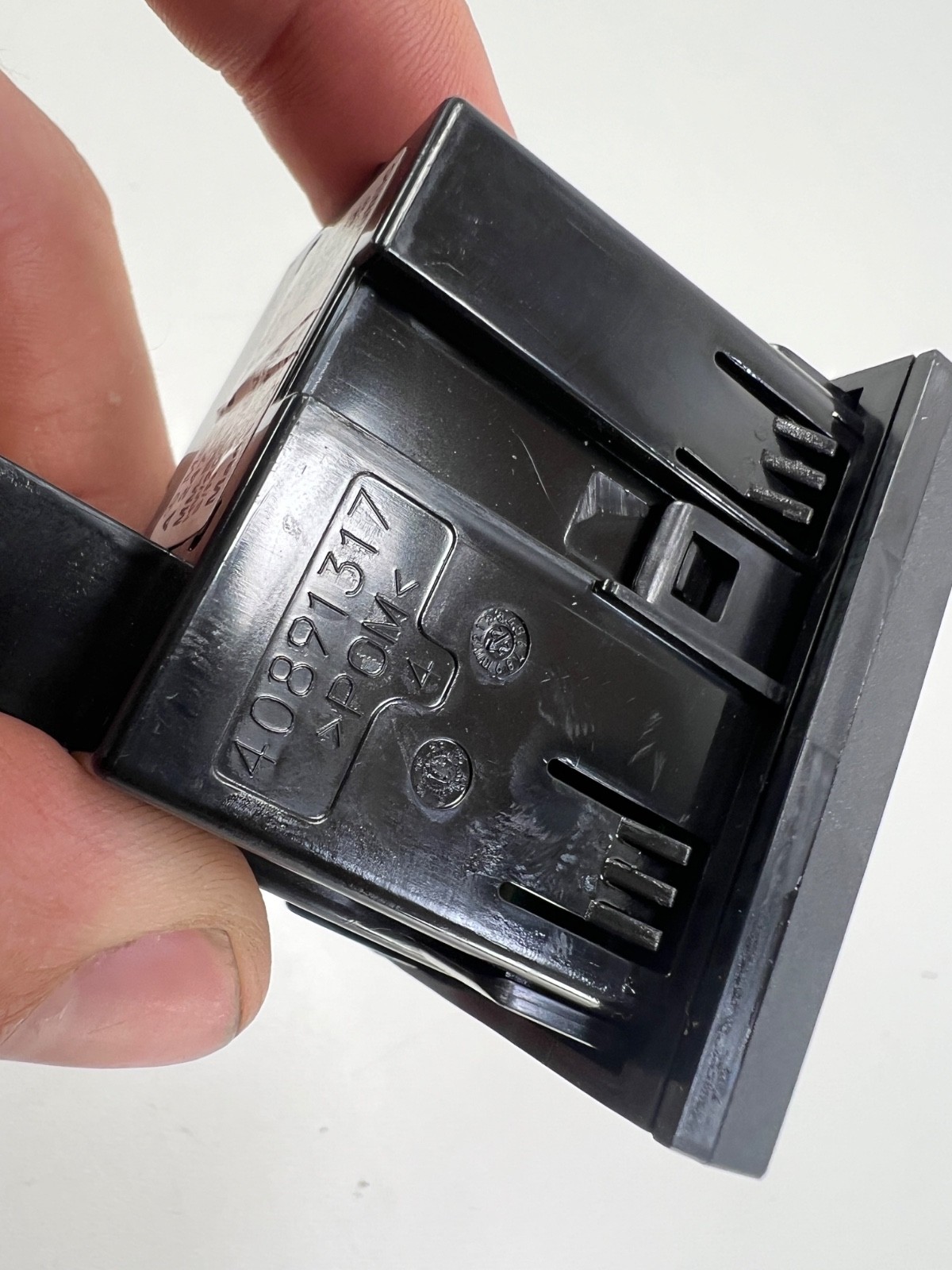 2021-2025 MERCEDES GLA CLA GLB Rear Centre Console Dual USB Port