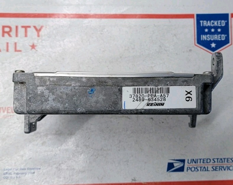 2003 2004 Honda CR-V A/T Engine Computer 37820-PPA-A57 ECU Control Module Unit