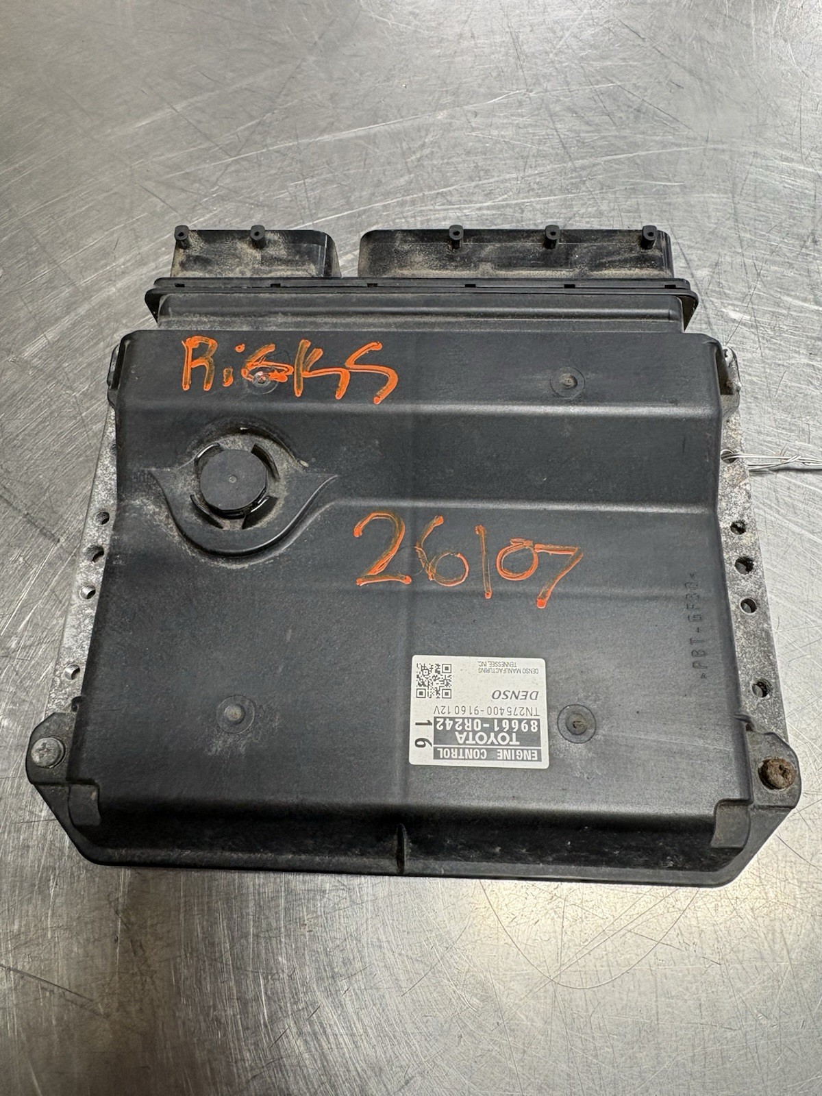 Engine ECM Control Module 4WD Fits 2011 11 TOYOTA RAV4 89661-0R242 896610R242