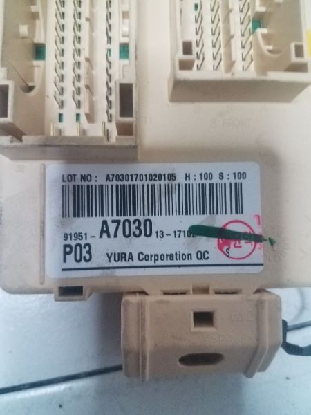 2017-2018 Kia Forte Body Control Module BCM Right Hand Dash Sedan OEM 354593