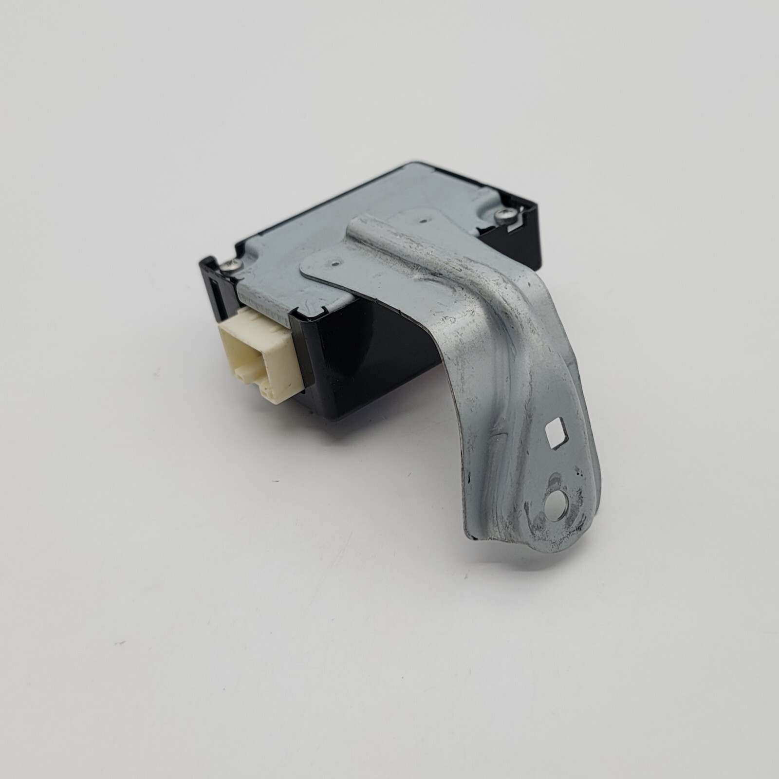 2010 – 2017 LEXUS LS460 LS600H SMART DOOR KEYLESS ENTRY RECEIVER CONTROL MODULE
