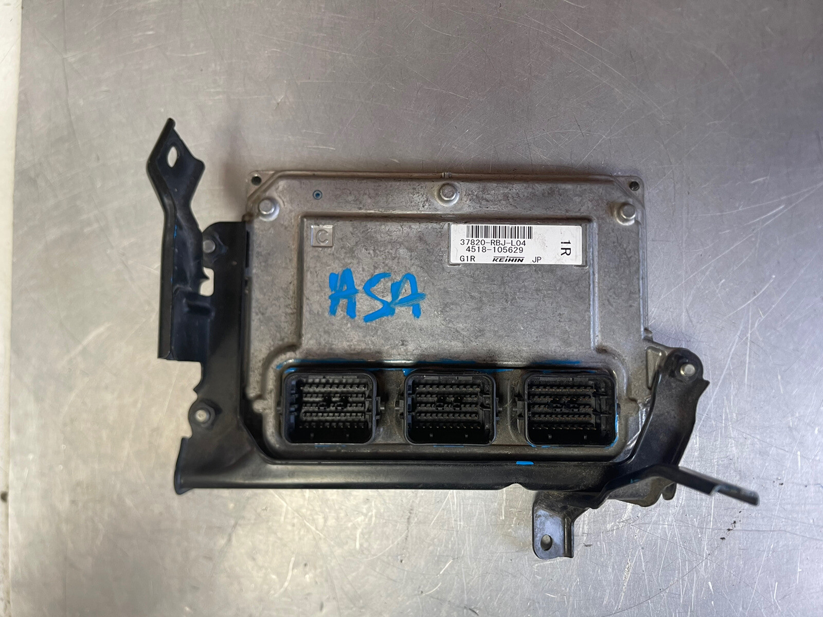 **14 HONDA INSIGHT ECM #37820-RBJ-L04 *See description*(MATCH PART #)(BOX-3075)*