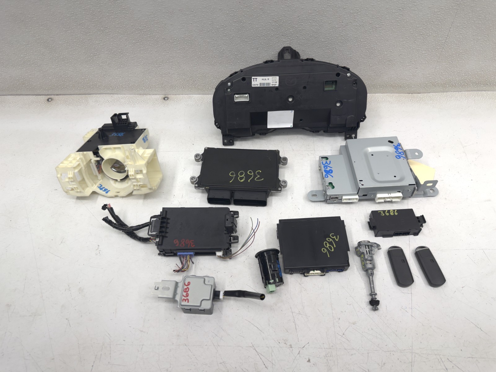18-25 MAZDA CX-5 ECU ENGINE CONTROL MODULE & SPEEDOMETER CLUSTER SET OEM LOT3686