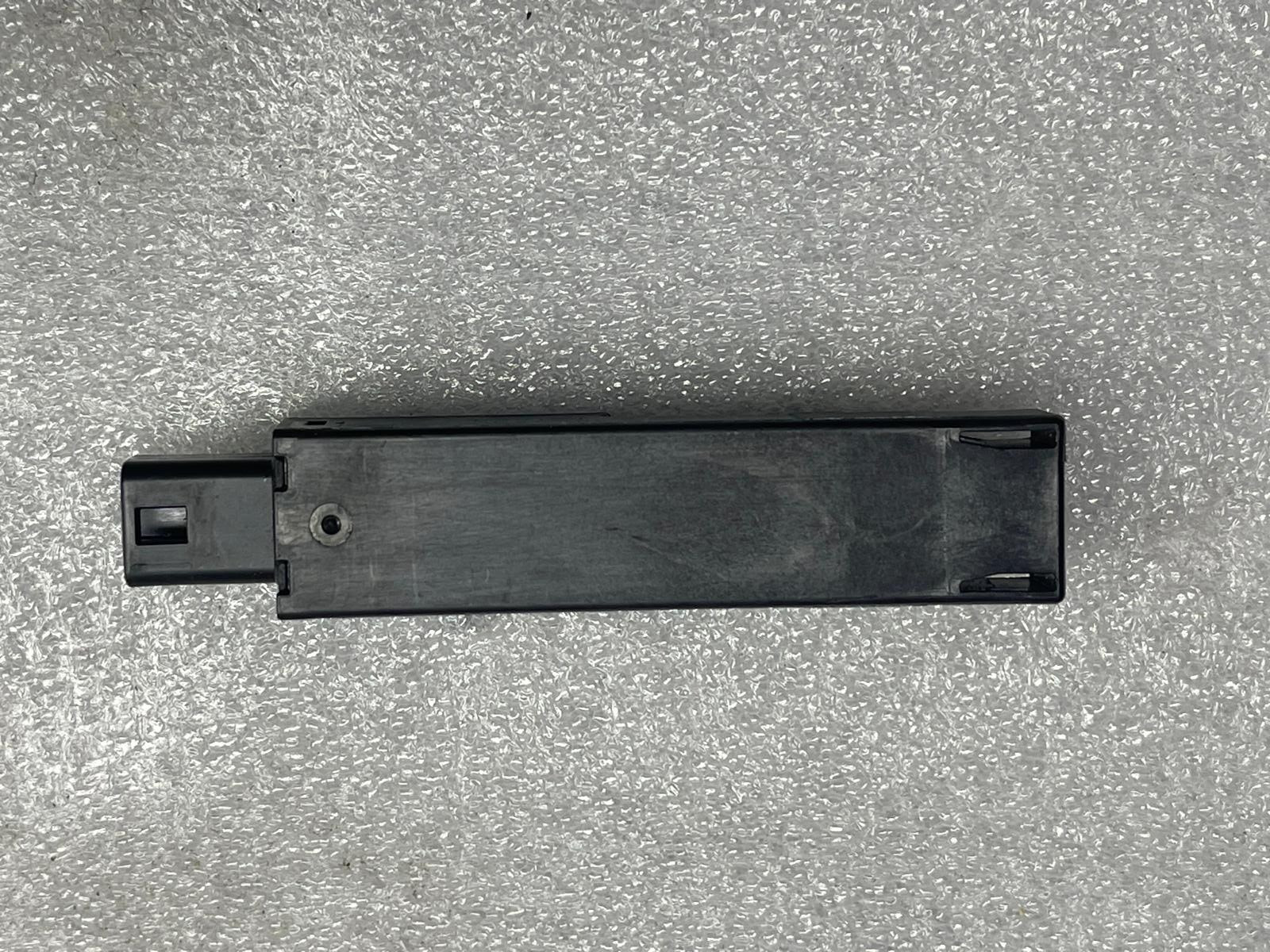 TOYOTA COROLLA TOURING HYBRID E12 1.8L 19-24 KEYLESS ENTERY SENSOR D99151003669