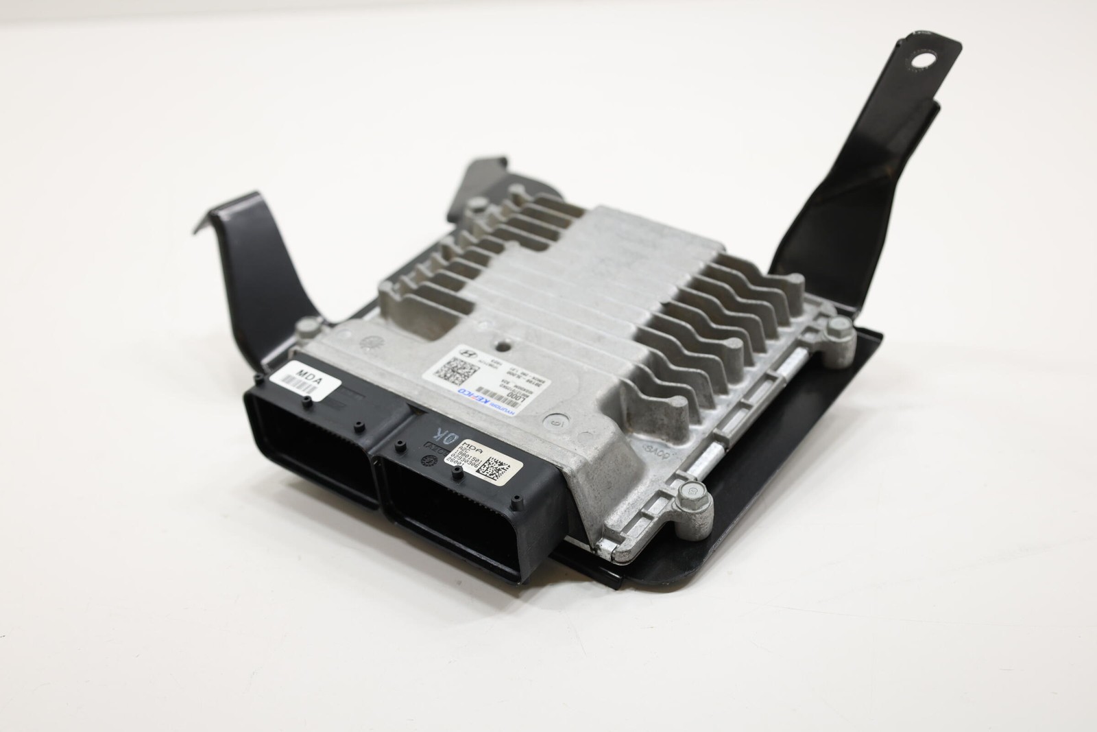 2021-2024 KIA TELLURIDE 3.8L ENGINE CONTROL MODULE ECM W/ BRACKET OEM 391993L000