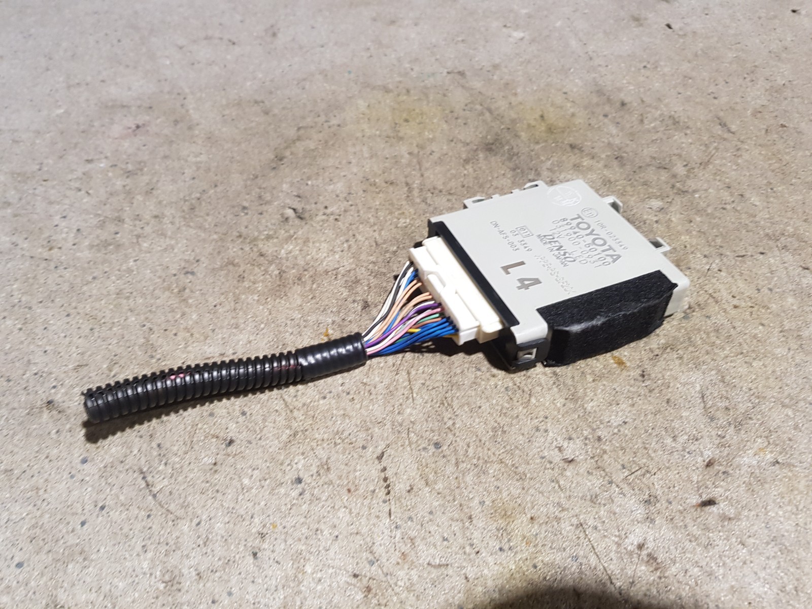 2010 Lexus LS LS600h XF40 Headlight Swivel Control Module 89940-50100