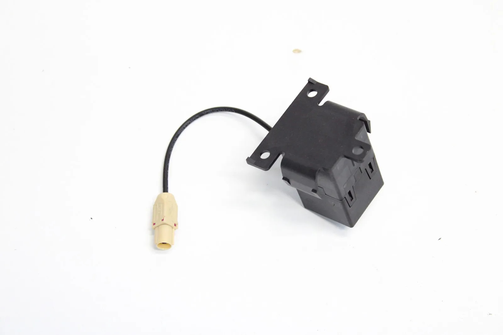 2020-2024 CHEVY SILVERADO 1500 MOBILE PHONE ANTENNA CONTROL MODULE & CABLE OEM