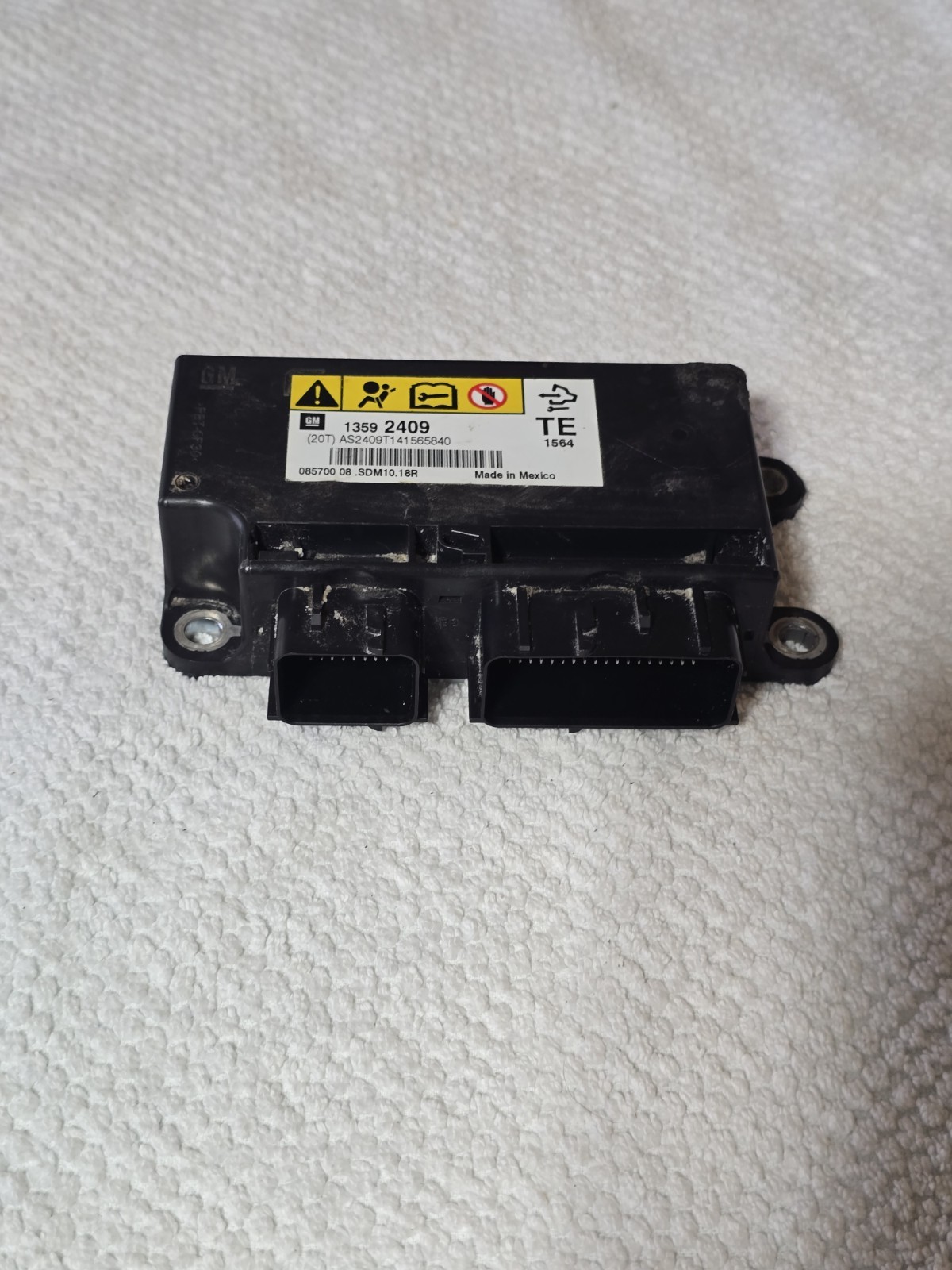 Chevrolet Sonic ECU Computer Module 13592409 Used Front Pin Terminal