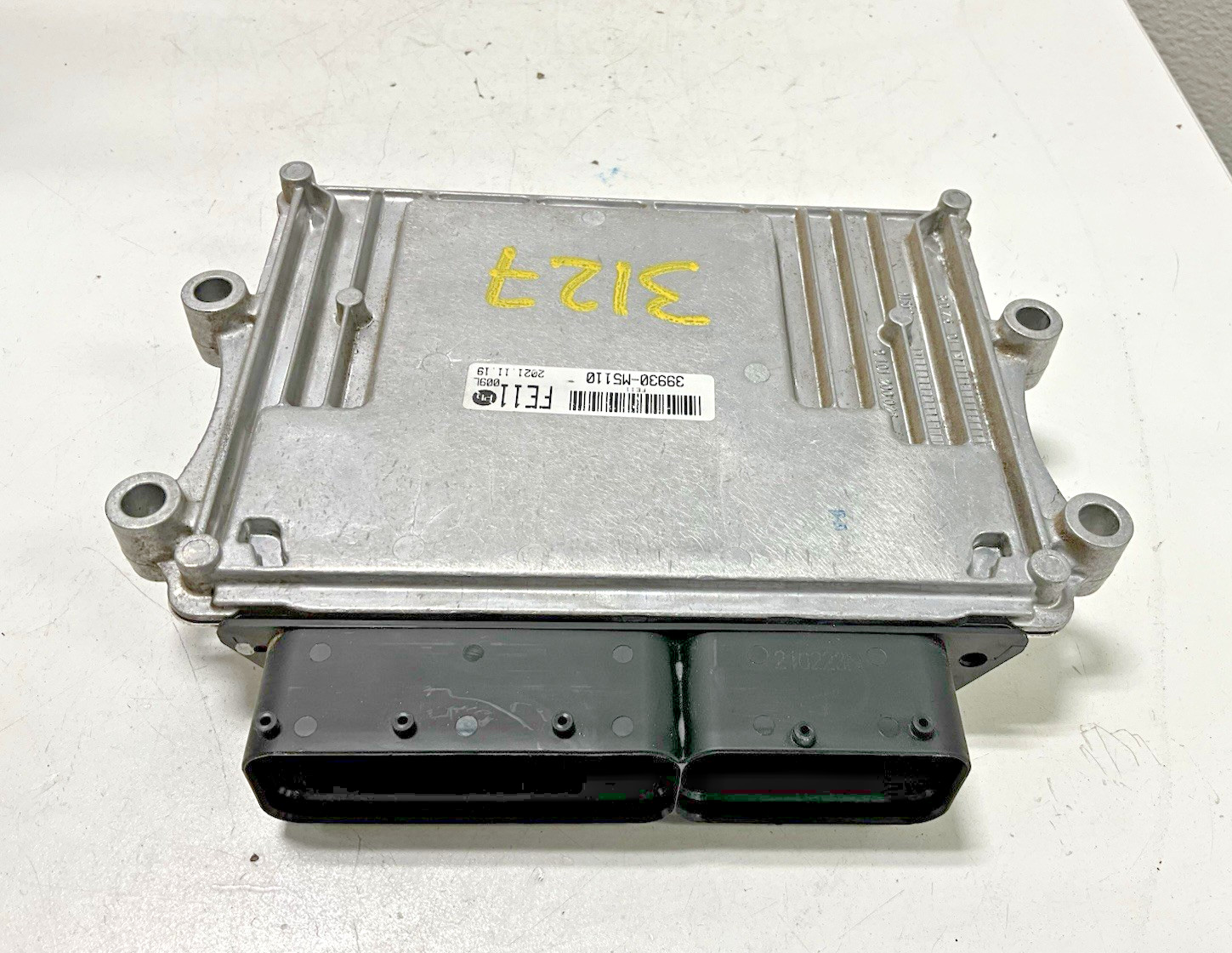 2022 Hyundai Nexo Engine Control Module Unit 39931M5110 OEM