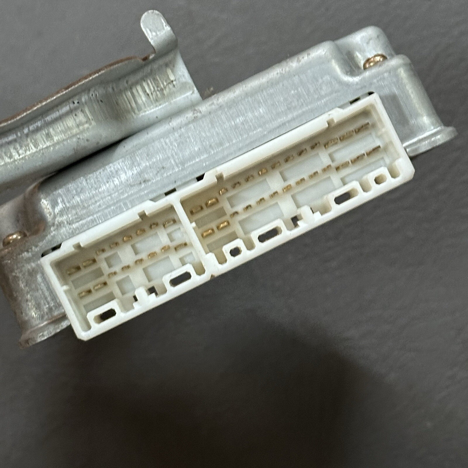 1996-2000 Toyota 4Runner ABS Module Computer Assembly Skid Control 89540-35112