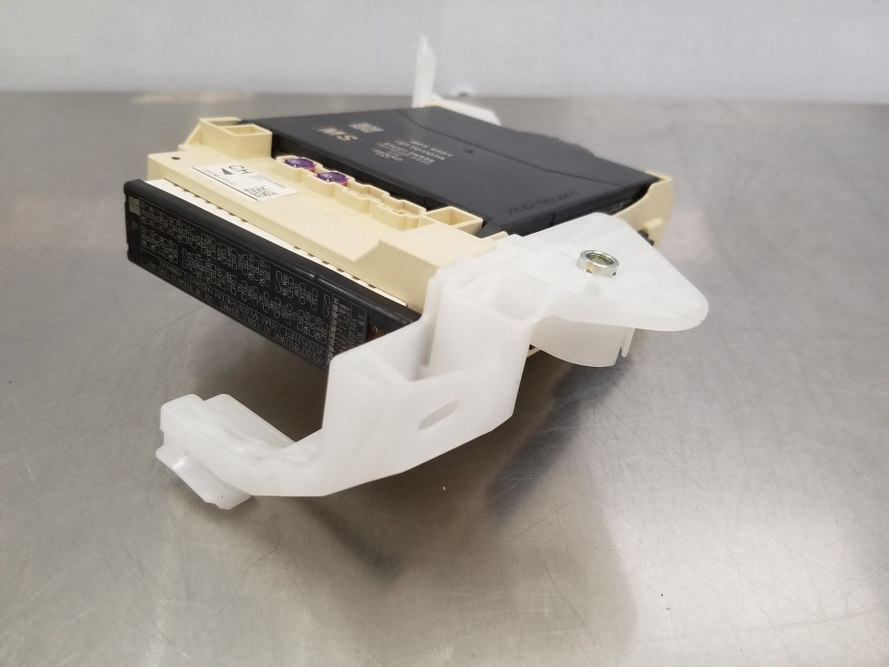 19 TOYOTA CAMRY SE MULTIPLEX NETWORK CONTROL MODULE 8922106400