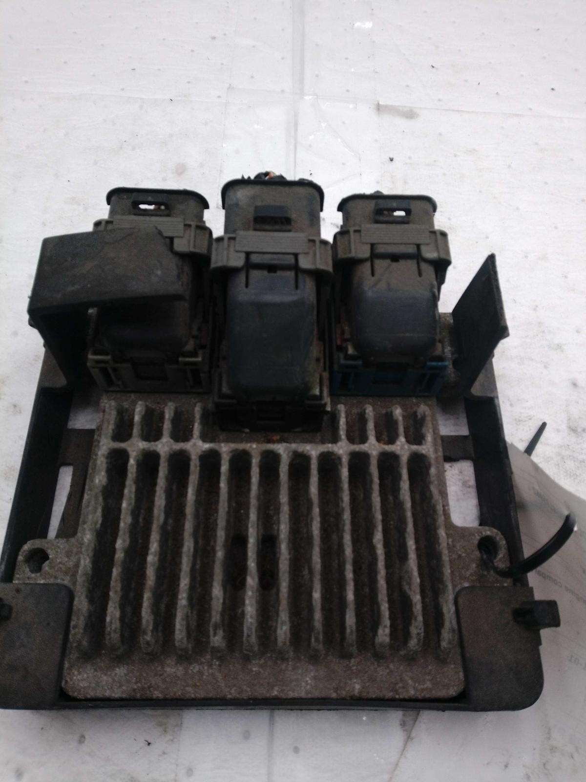 Used Engine Control Module (ECM) fits: 2005 Chevrolet Equinox Electronic Control