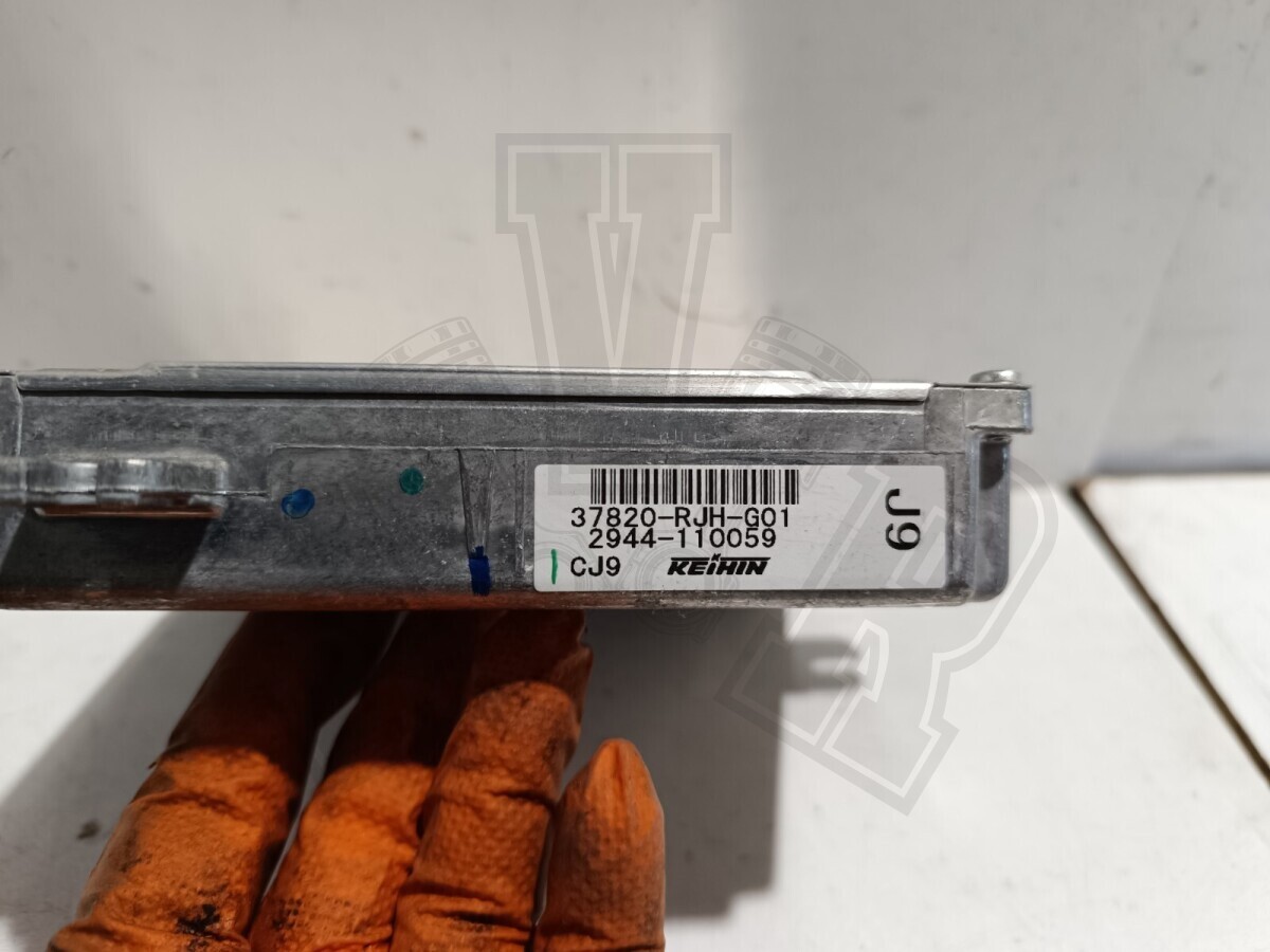 Honda FR-V ECU Engine Control Module Unit 1.7 Petrol 2006 37820-RJH-G01