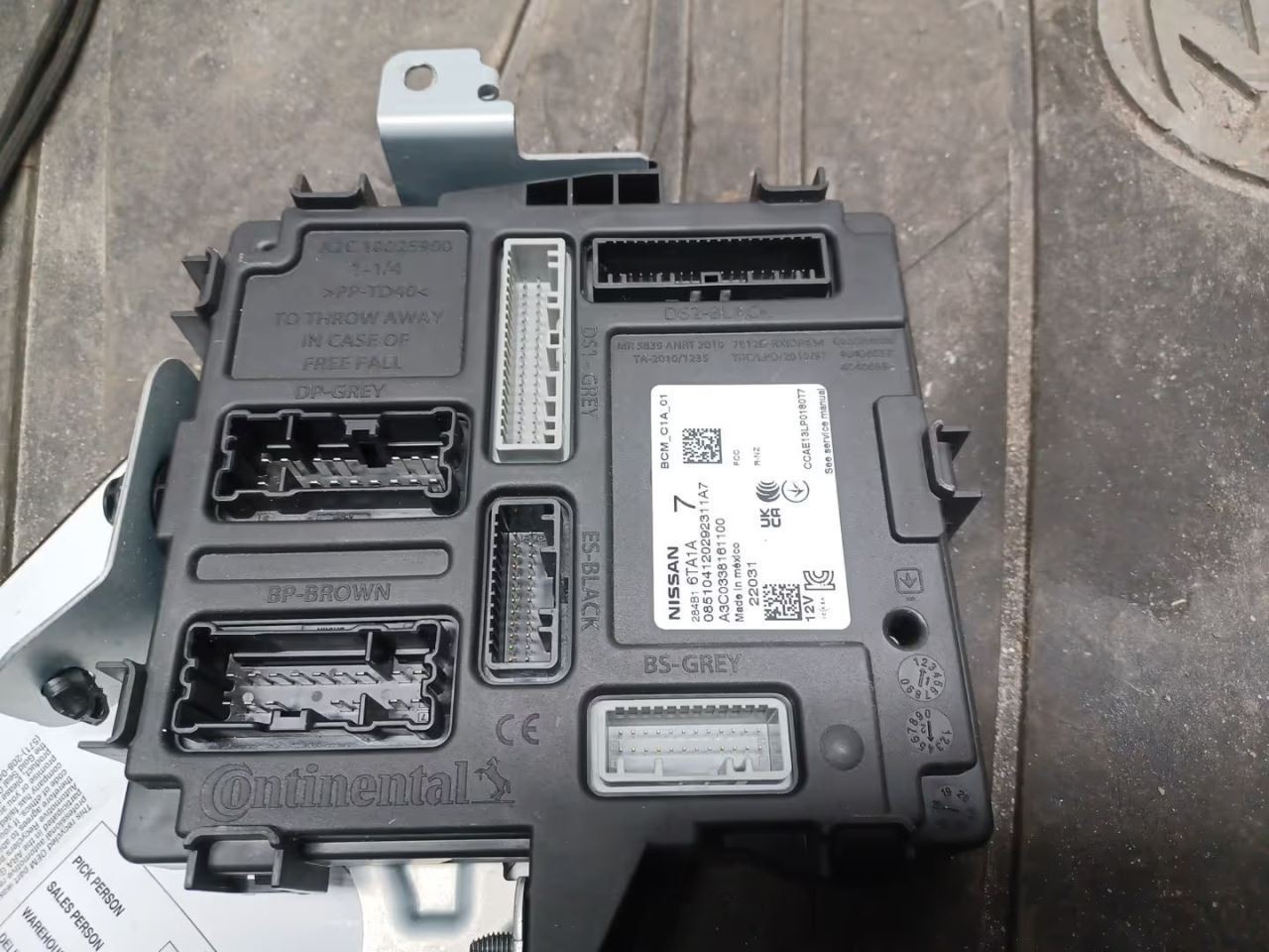 Chassis ECM Body Control BCM Under Left Hand Dash Fits 22 PATHFINDER 3182487